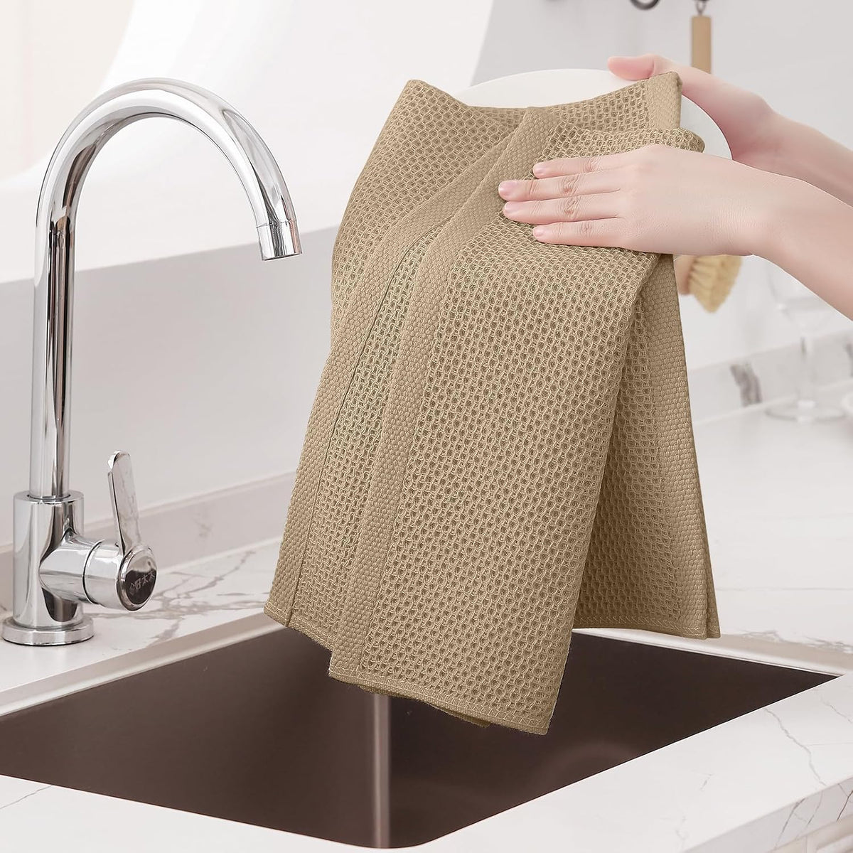 Homaxy 100% Cotton Oversized Waffle Weave Kitchen Towels 4-Pack, Tan | 20 x 28 Inches, Ultra Soft Absorbent Dish
