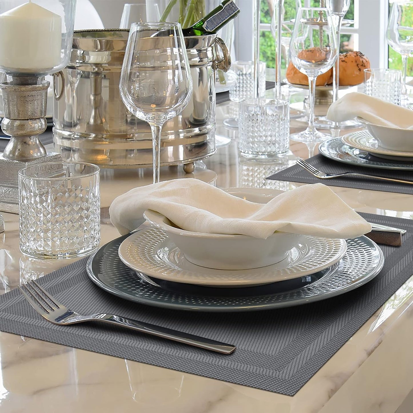 Winknowl Placemats Set of 8，Heat Resistant Woven Vinyl Washable PVC Place Mats，Non-Slip Stain Resistant Indoor/Outdoor