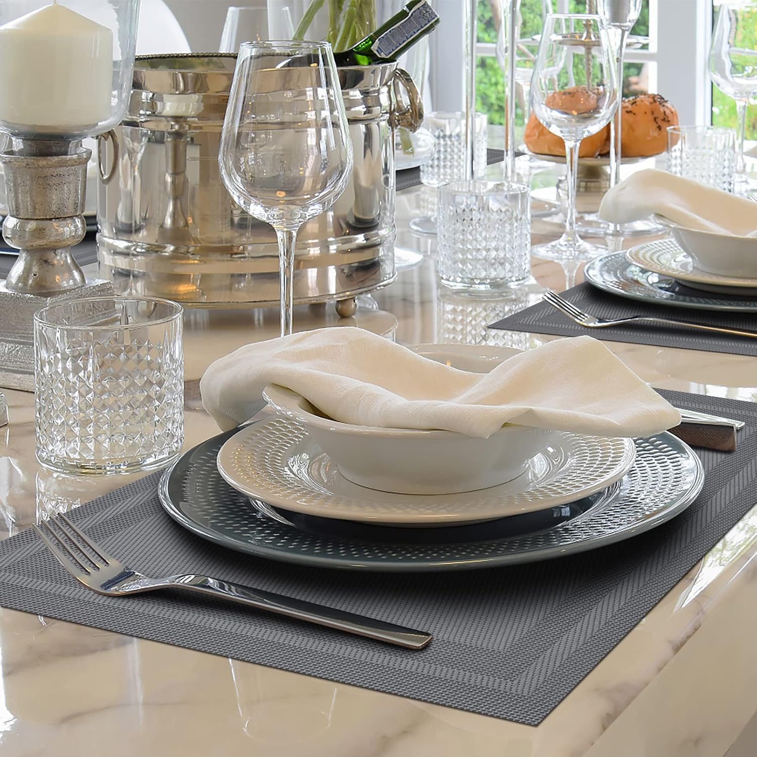 Winknowl Placemats Set of 8，Heat Resistant Woven Vinyl Washable PVC Place Mats，Non-Slip Stain Resistant Indoor/Outdoor