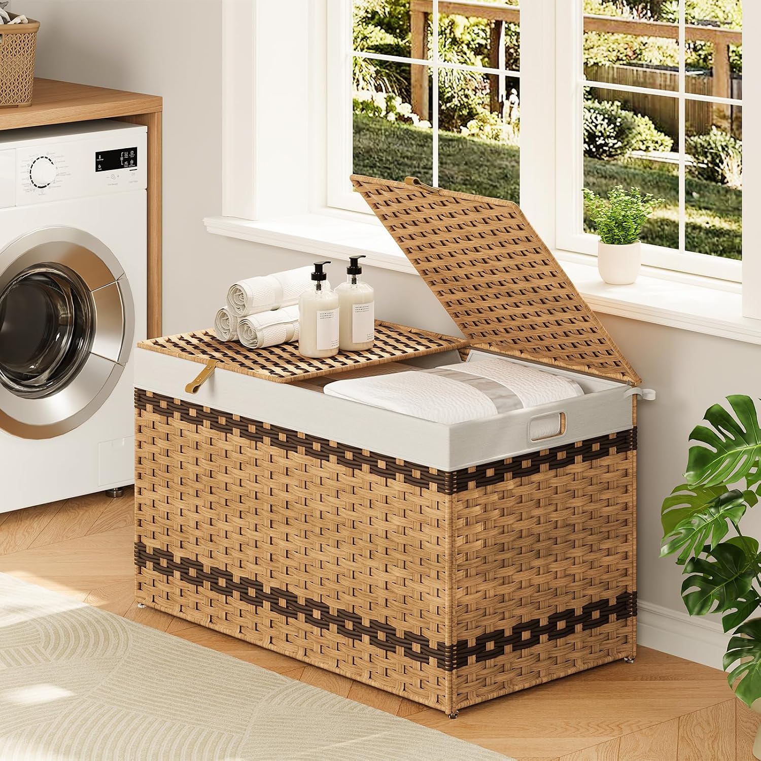42.3 Gallon Wicker Storage Basket / Natural + Brown / 29.9"L x 17.7"W x 18.1"H