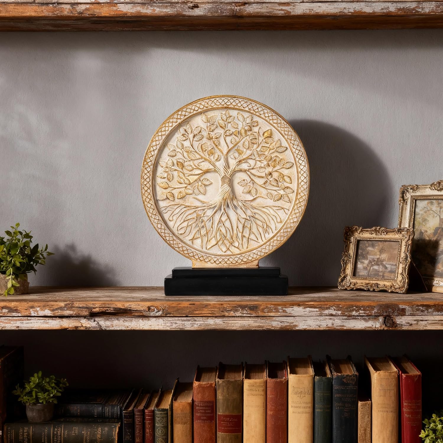 Wood-Effect Home Decor Statue / Original