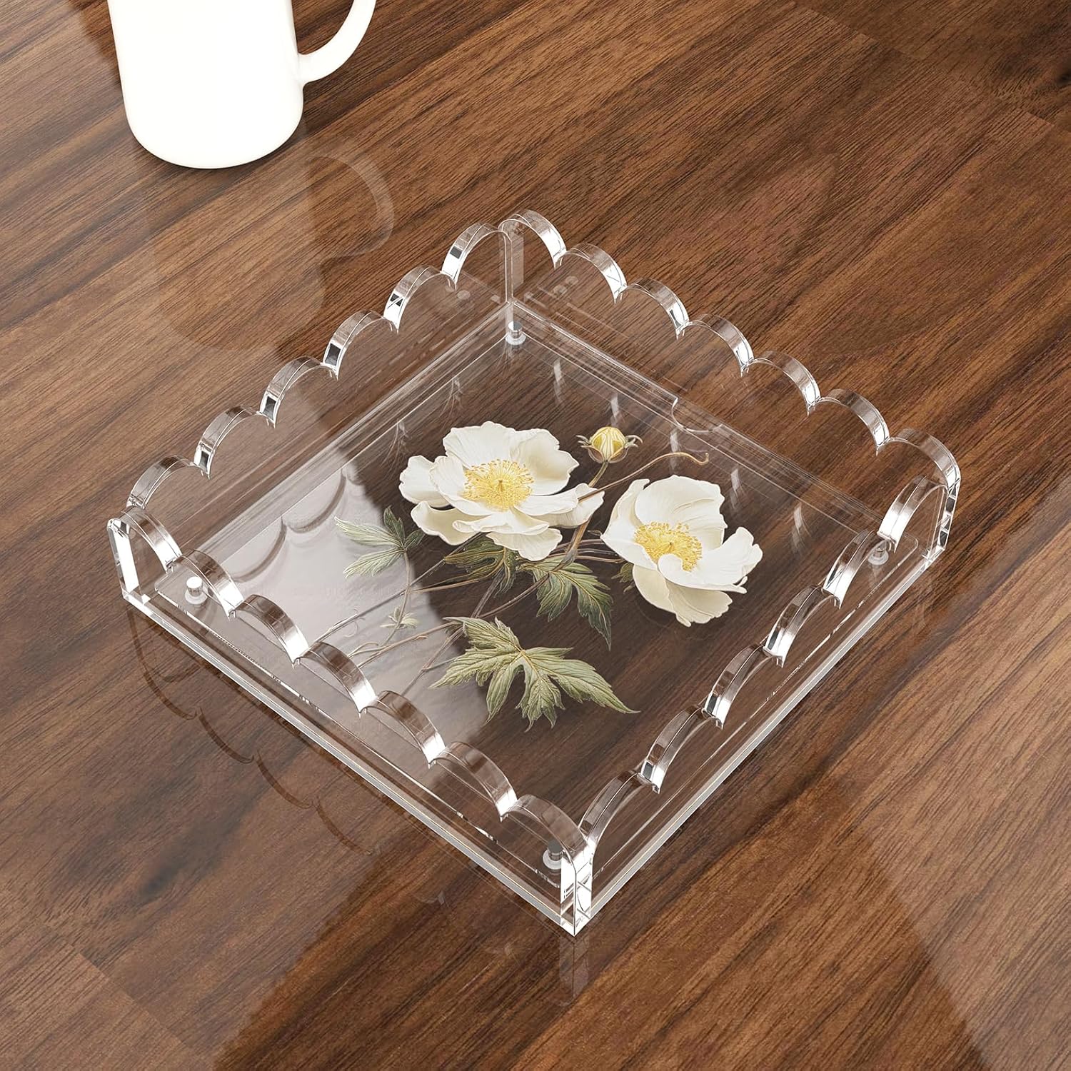 Scalloped Acrylic Tray / 7.9 x 7.9 x 2