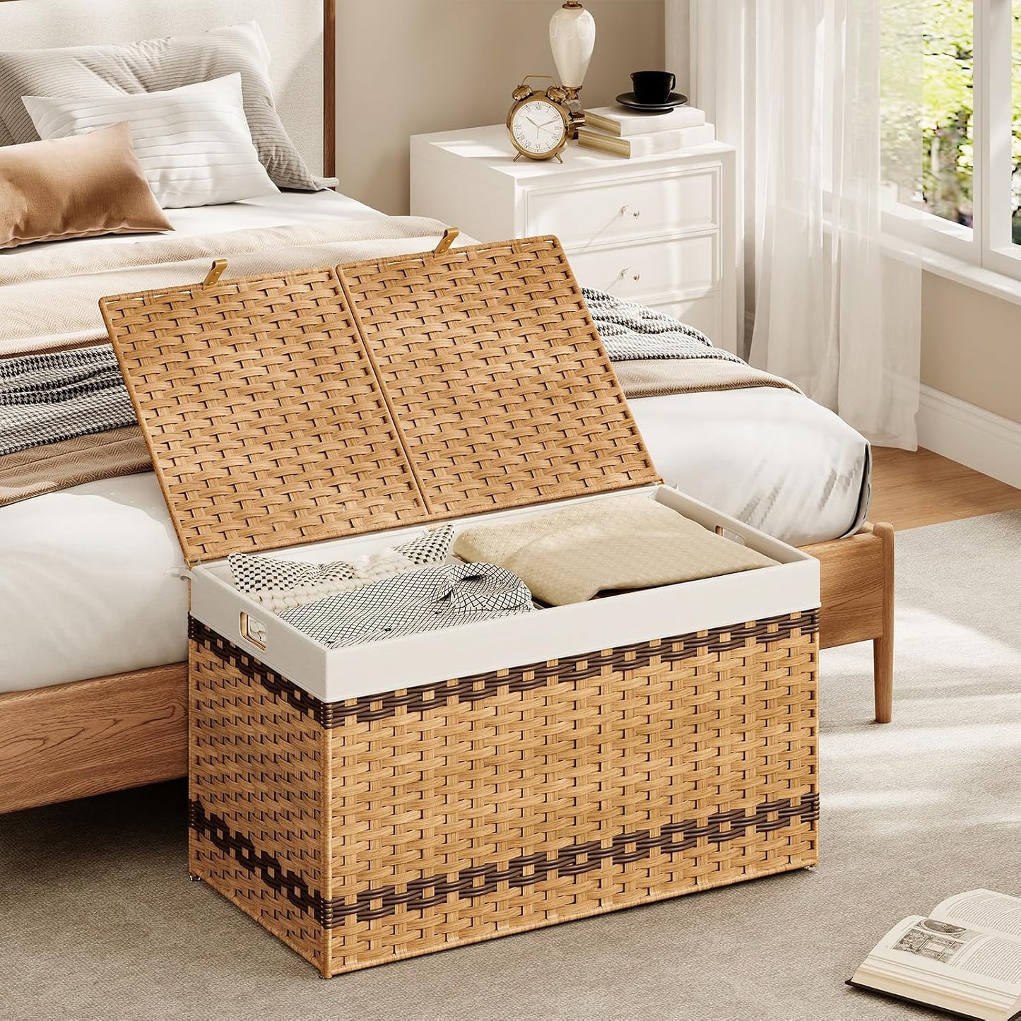42.3 Gallon Wicker Storage Basket / Natural + Brown / 29.9"L x 17.7"W x 18.1"H
