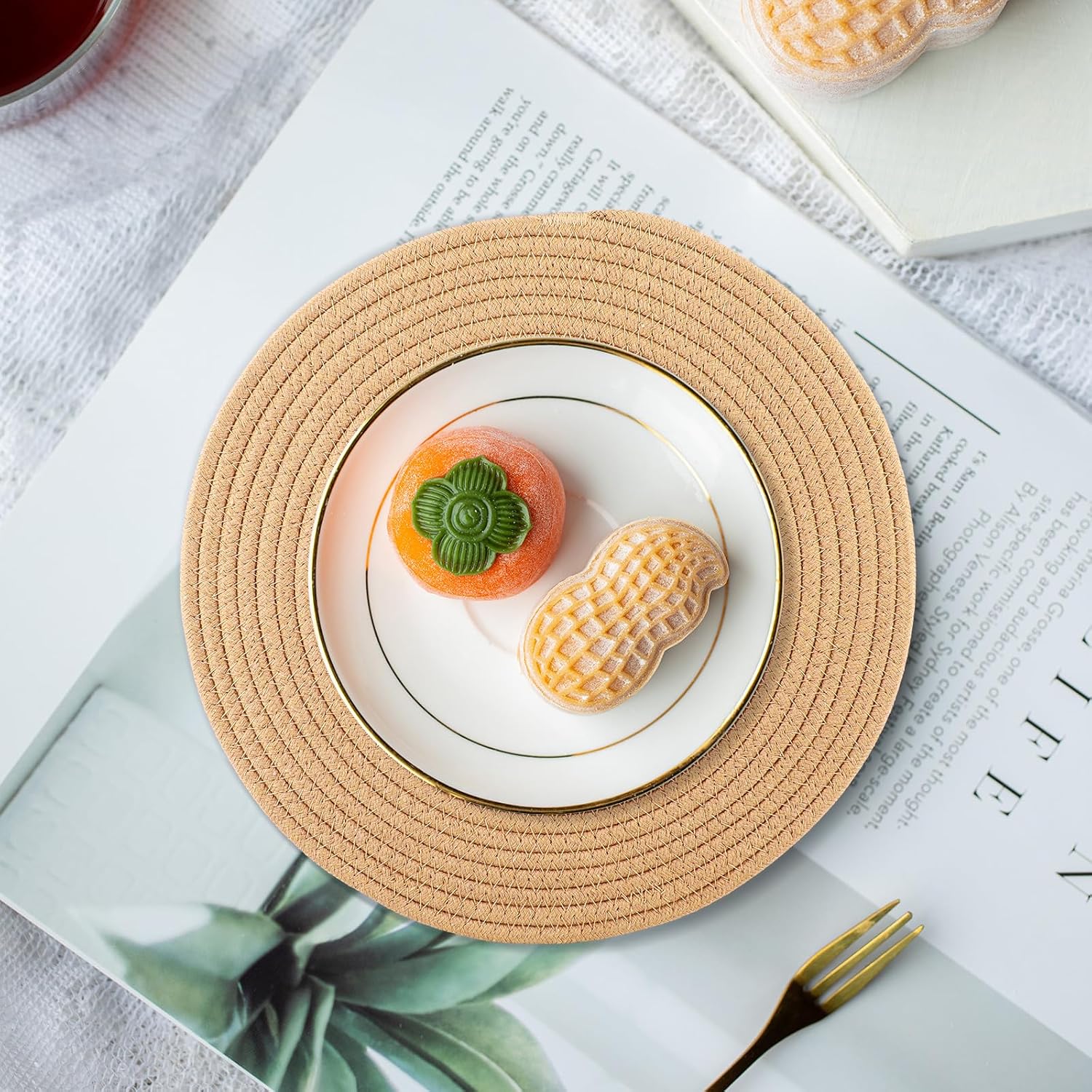 Round Woven Placemats Set of 8 Heat Resistant Placemats 13.5 Inches Farmhouse Cotton Rope Place Mats for Dining Tables