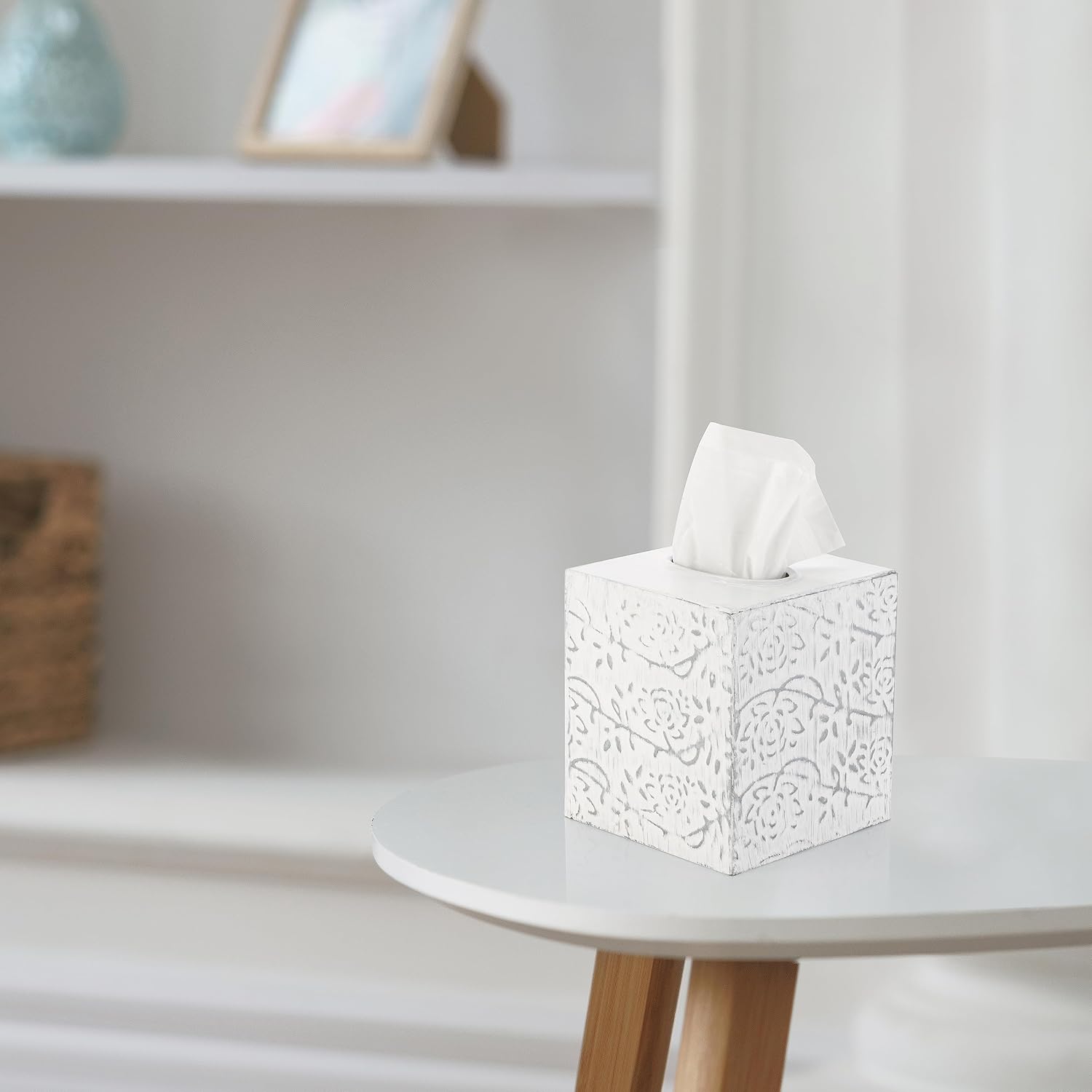 Decorative Metal Tissue Cover / Upright / White