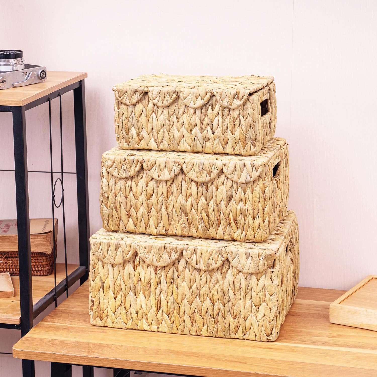Scalloped Edge Wicker Basket / Set of 3