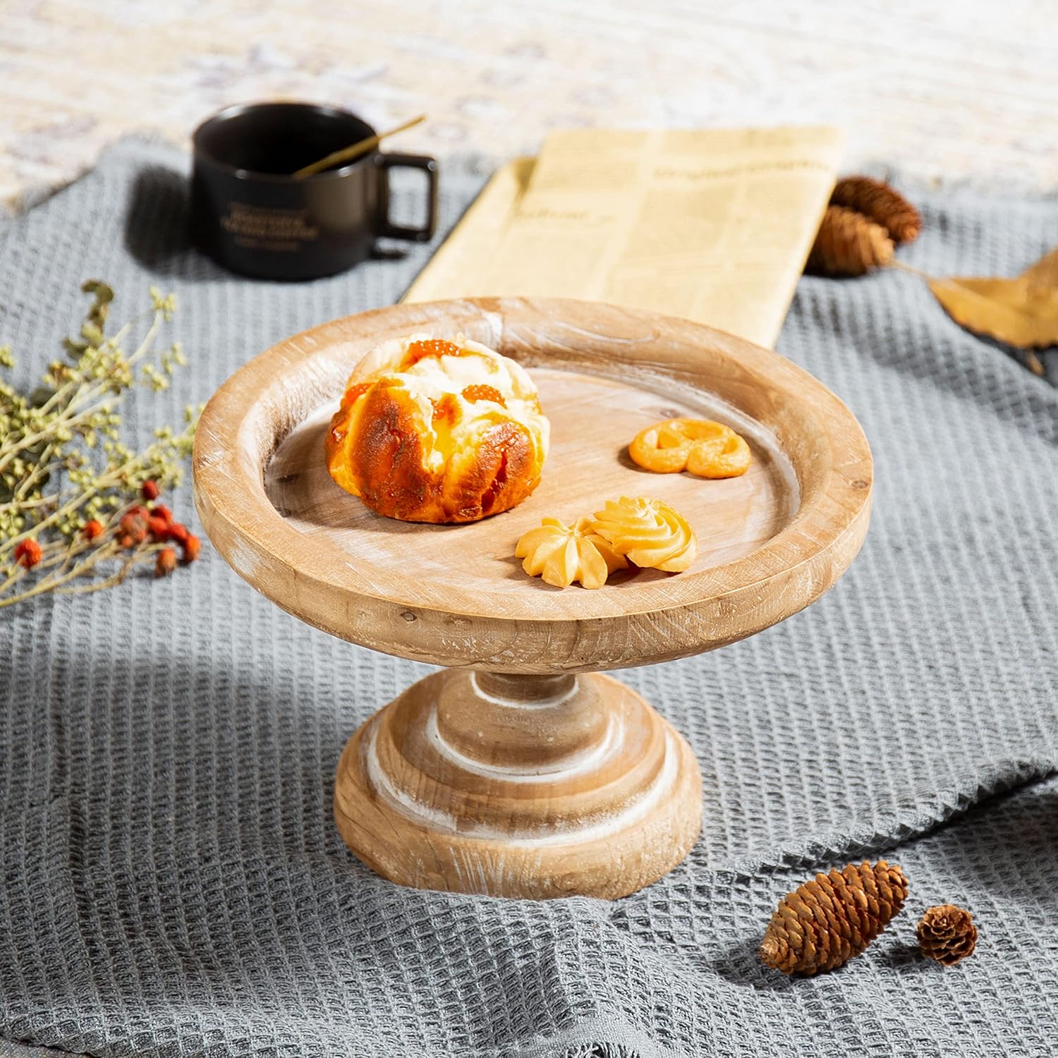 11" Rustic Cake Stand / Brown / 10.6 x 10.6 x 6.7