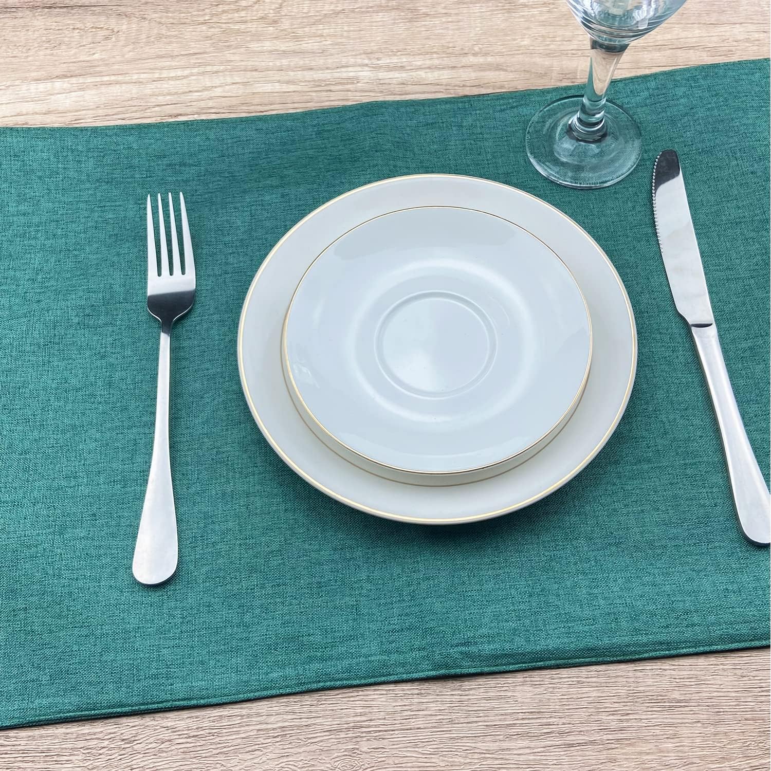 Weabetfu Cloth Placemats Set of 8 Heat Resistant Dining Table Place mats | Cotton Linen Machine Washable Kitchen Table