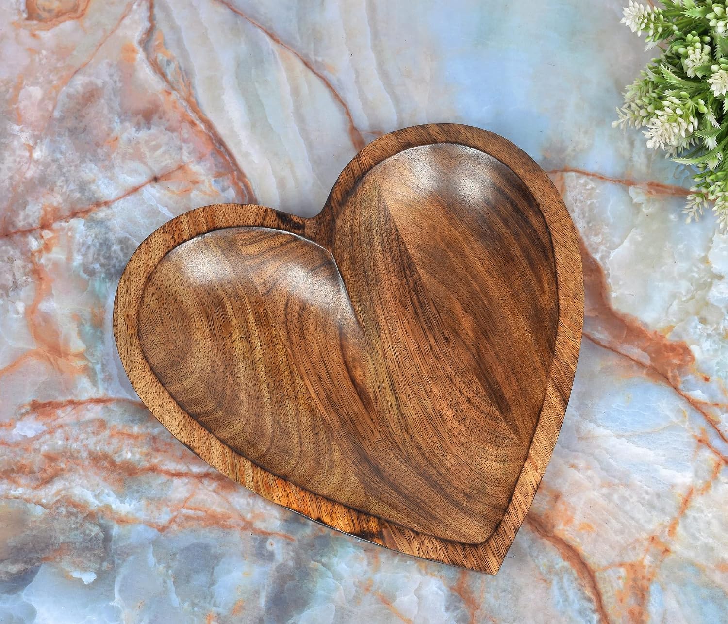 Mango Wood Heart Curved Shaped Decorative Bowl / 10 x 10 x 1.5