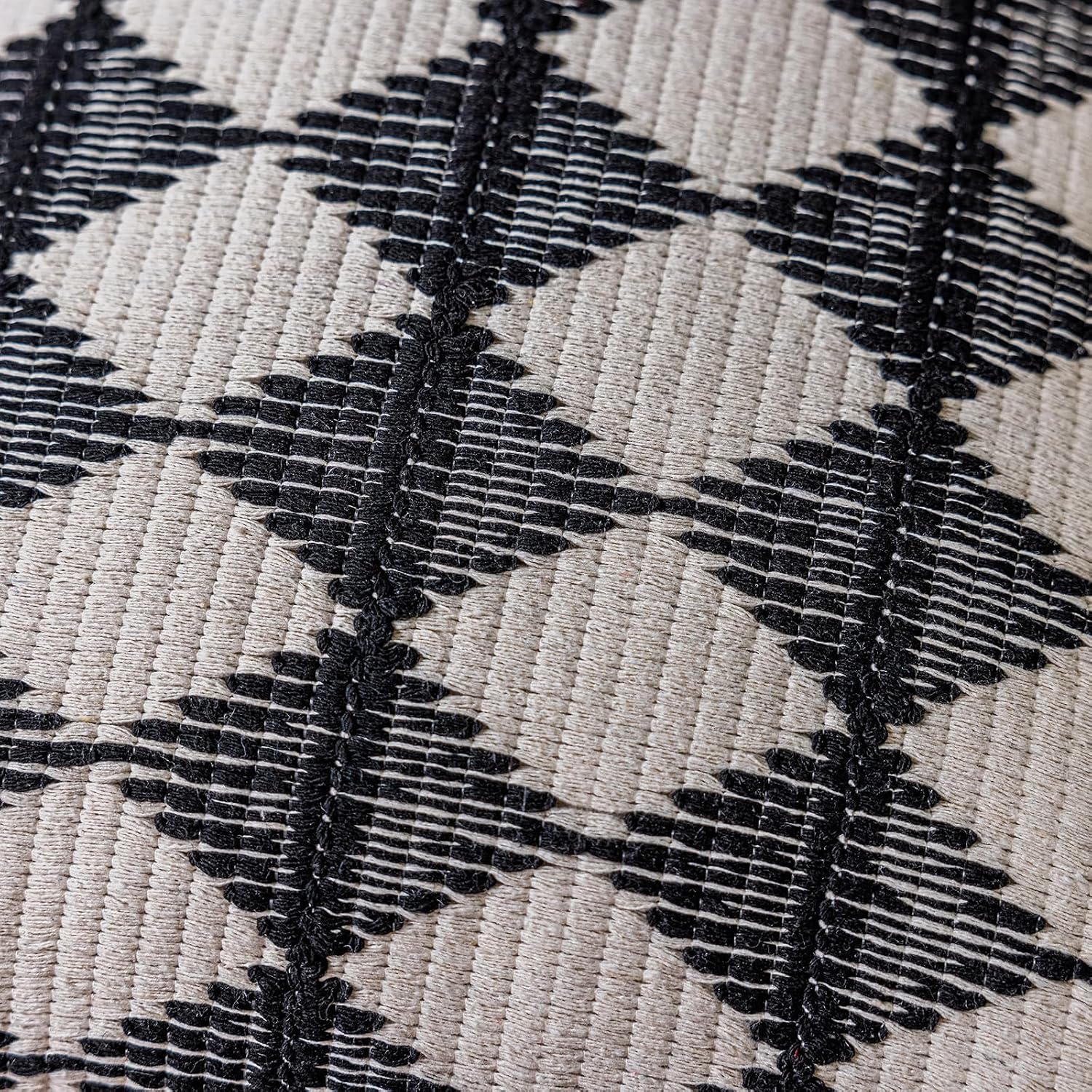 Tassels Farmhouse Pillow Covers / 20 x 12 / Black Plaid