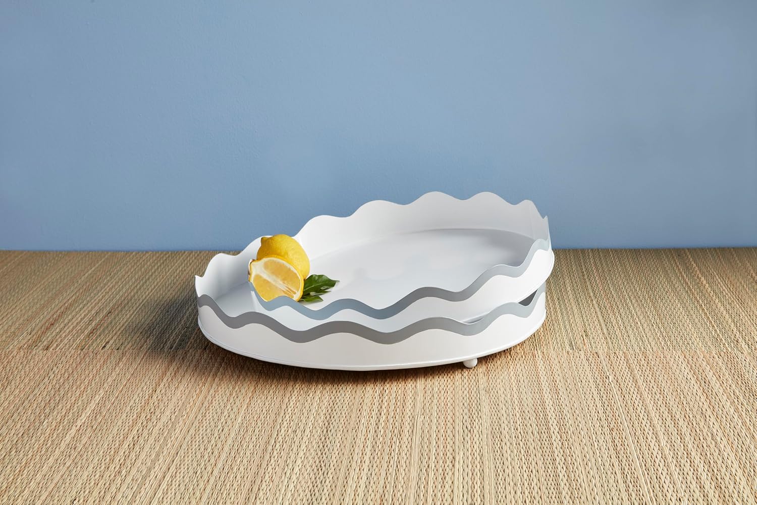 Scalloped Metal Tray Set / 2 x 15