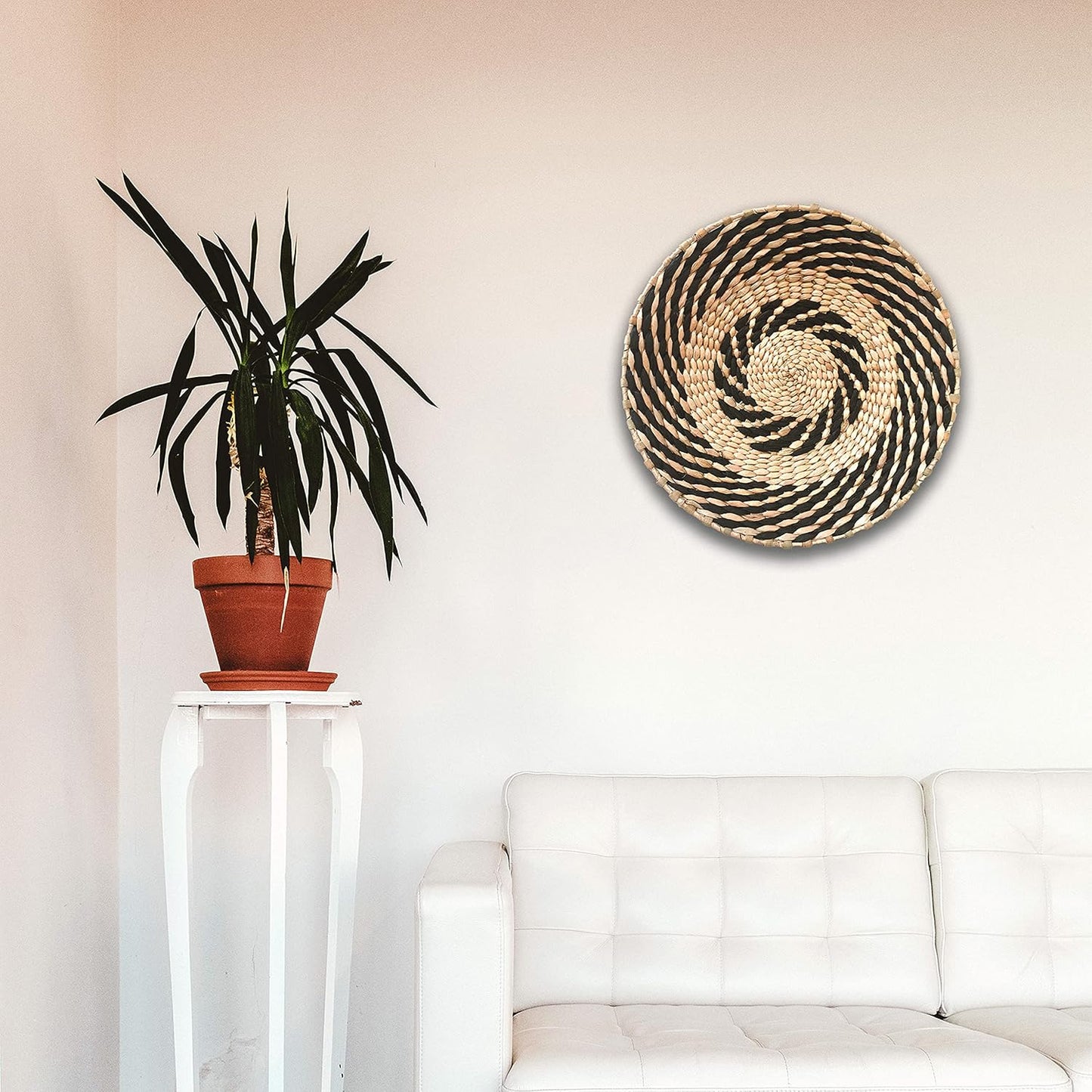 Woven Wall Basket Decor / Black Solo