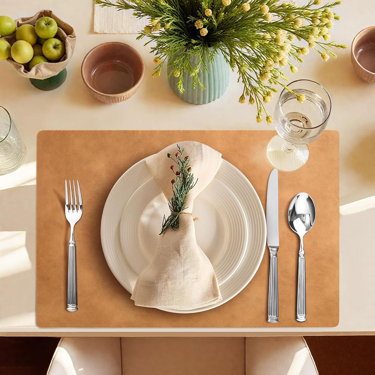 Roxifina Faux Leather Placemats Set of 8 - Vinyl Placemats Wipeable Waterproof Oil-Proof PU Place Mats Heat Resistant