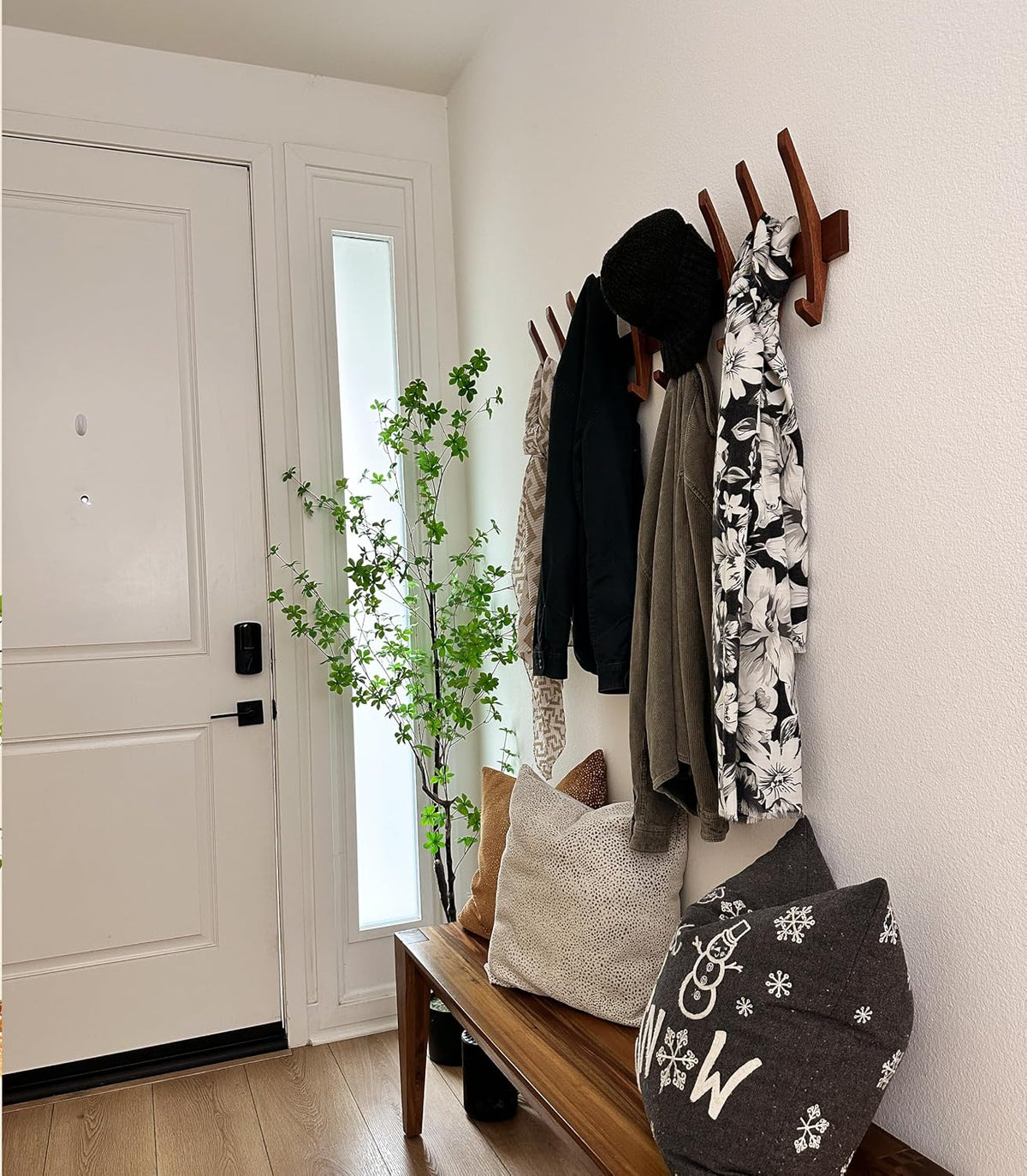 Wooden Wall Hook Rack with 5 Hooks, Solid Sapele Wood Coat Rack, Mid-Century Modern Wall Mounted Entryway Organizer
