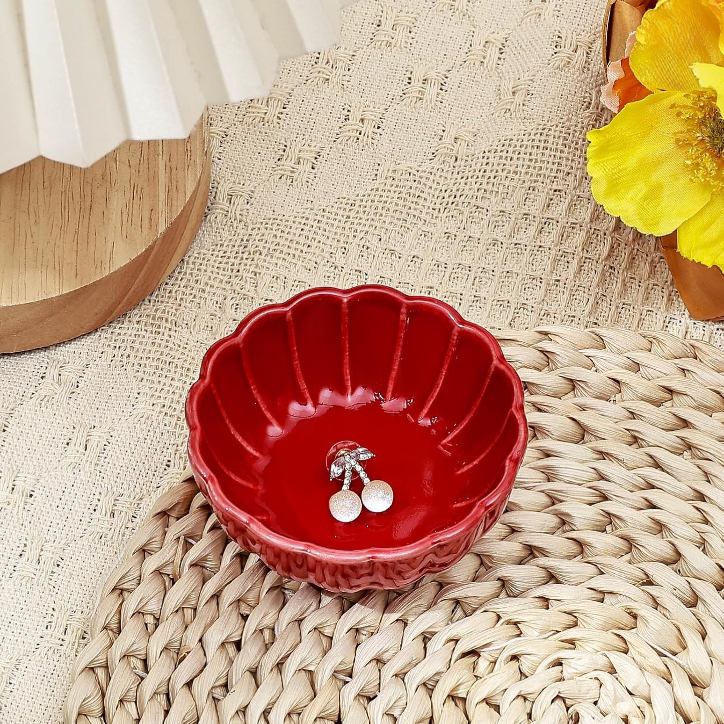 Decorative Plate Tray / Round Petal Flower, Red