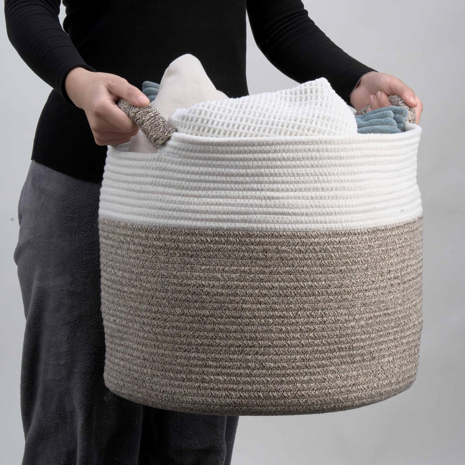 Blanket Basket / Pillows & Laundry / White/mixed Brown / 16 x 16 x 14