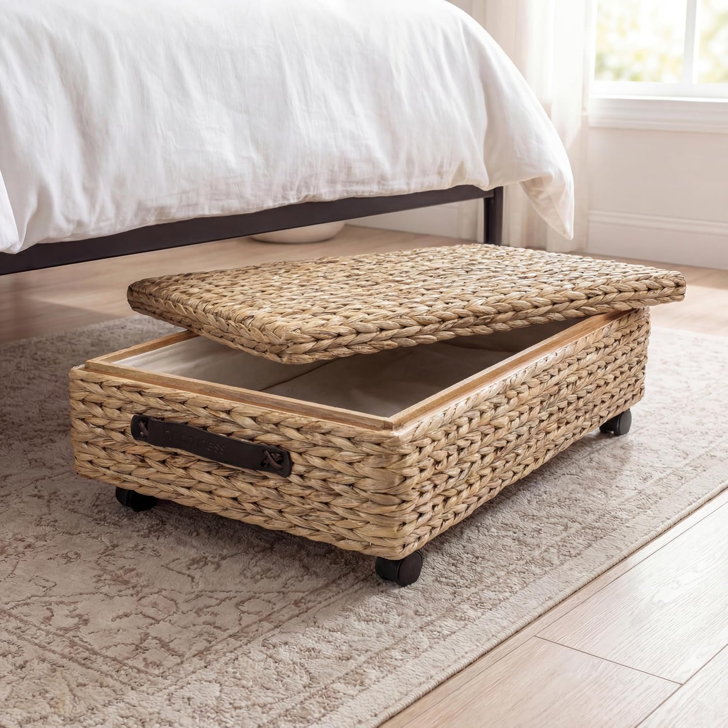 BSK1006A 26.38" Chett Minimalist Hand-Woven Hyacinth/Wood Underbed Storage Bin / Natural