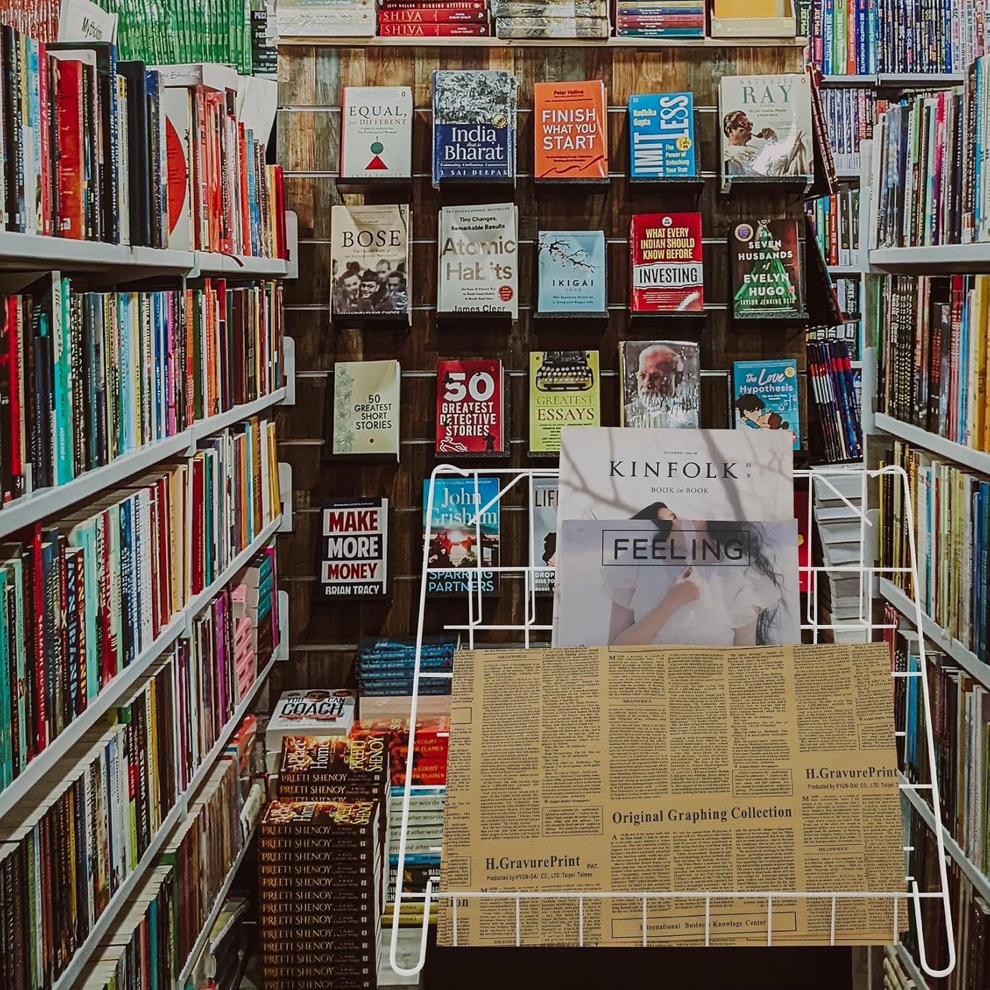 Wire Magazine Rack with 4 Open Tiers, Holds Both Magazines and Brochures, Includes Sign Channel at the Front - White