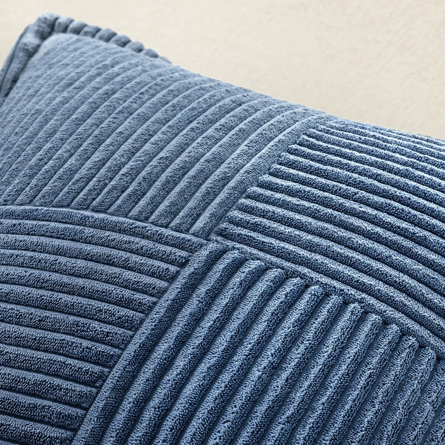 Decorative Throw Pillow Covers / 18 x 18 / Blue / Set of 2