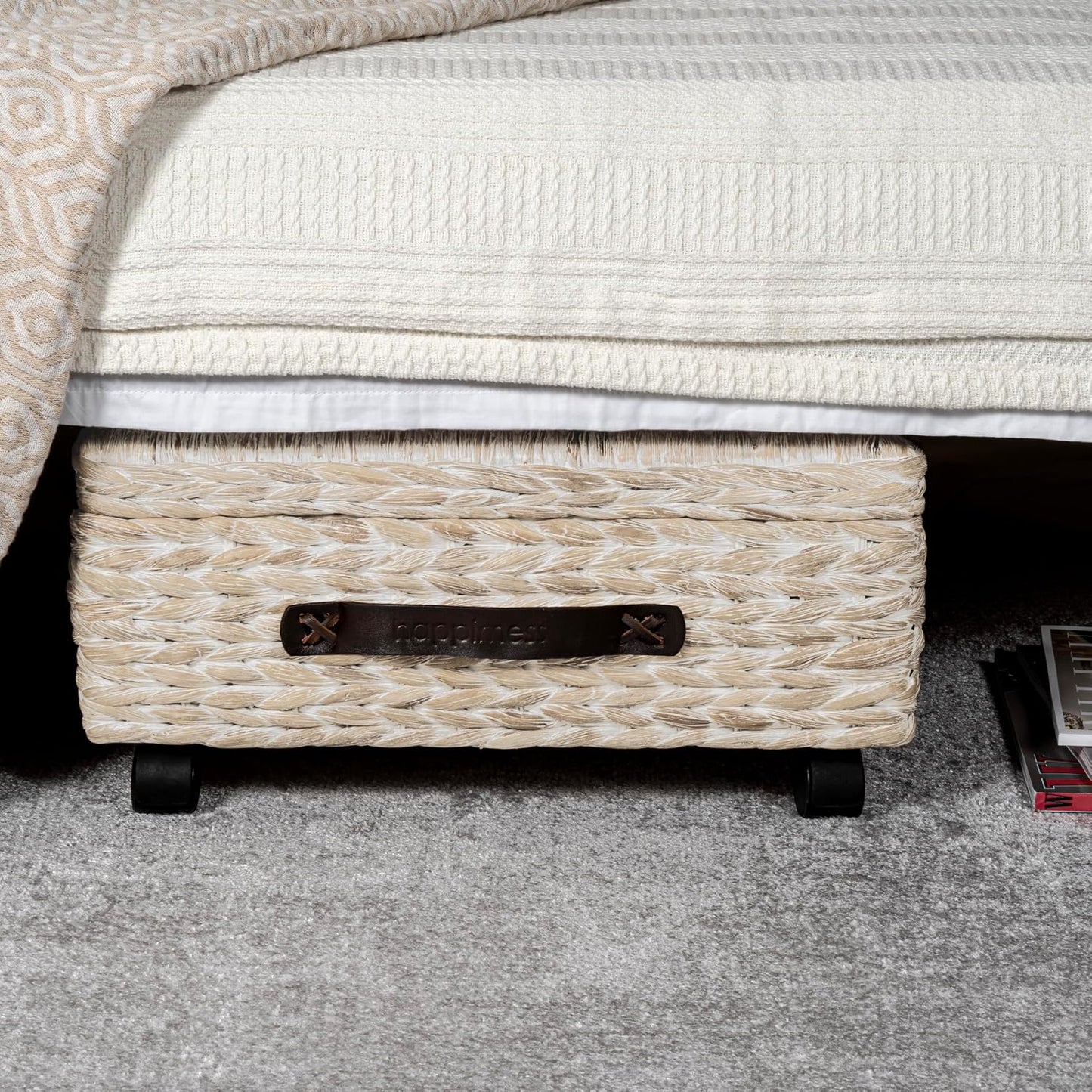 BSK1006D Chett 26.38" Minimalist Hand-Woven Hyacinth/Wood Underbed Storage / White Wash/dark Brown