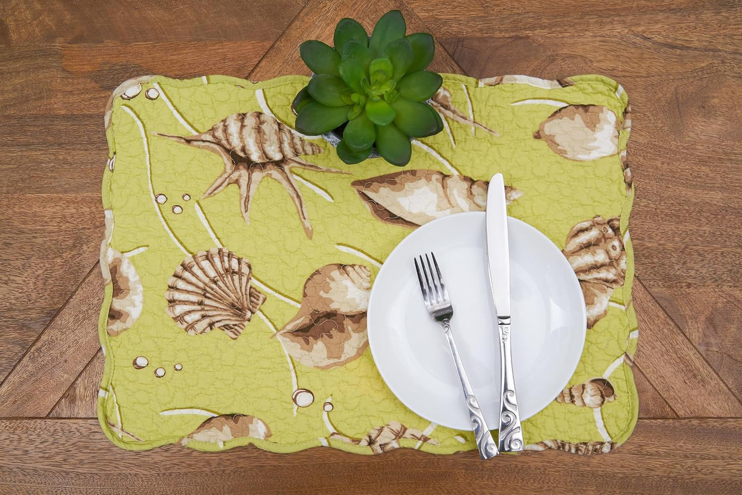 C&F Home Baker Cotton Quilted Reversible Machine Washable Green Seashell Vintage Design Placemat Set of 6 Scalloped