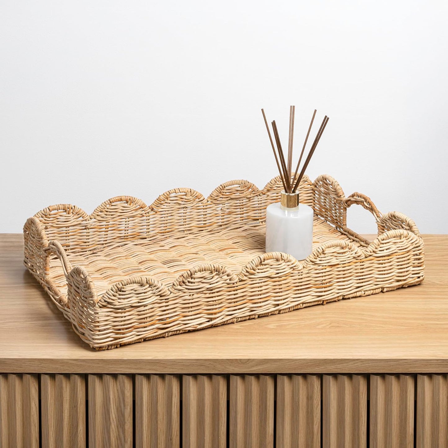 TRY1000B Scalloped 21.5" Southwestern Cottage Hand-Woven Rattan Tray / Light Brown
