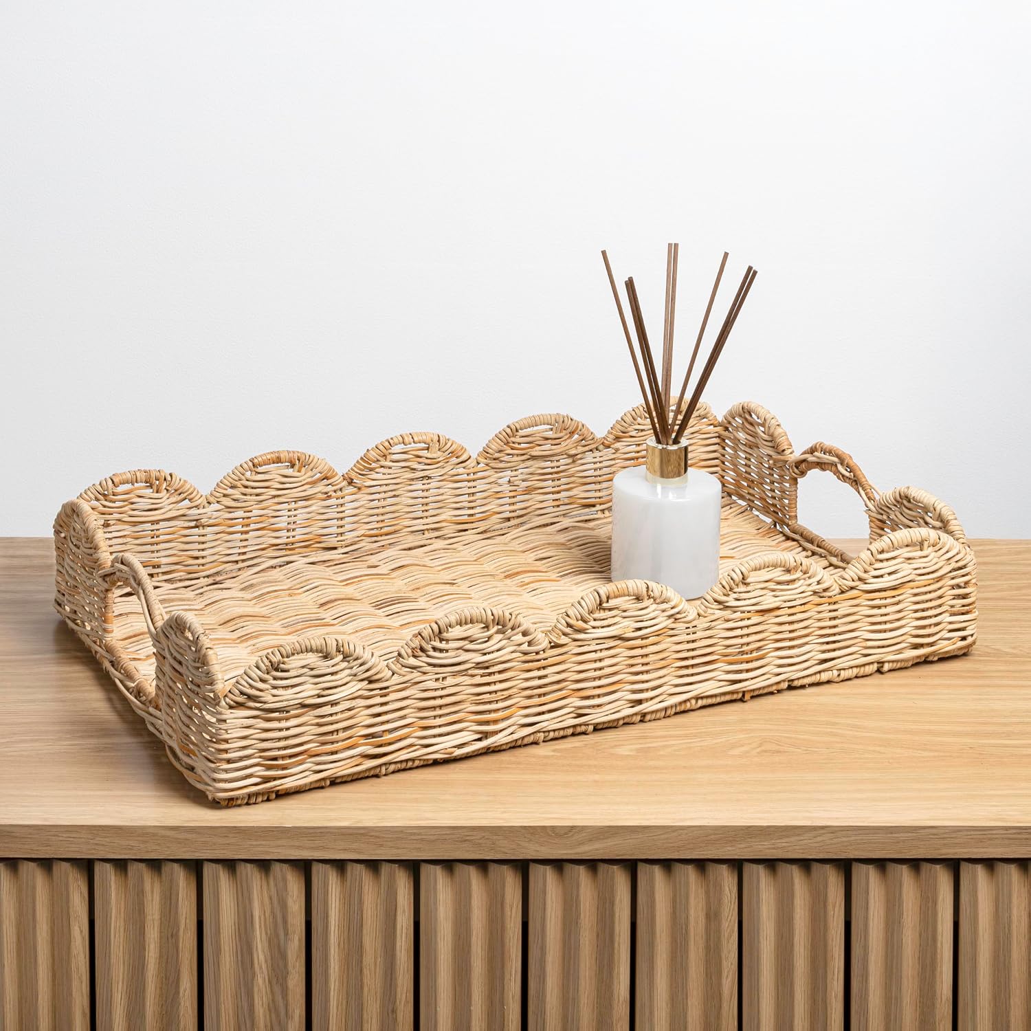 TRY1000B Scalloped 21.5" Southwestern Cottage Hand-Woven Rattan Tray / Light Brown