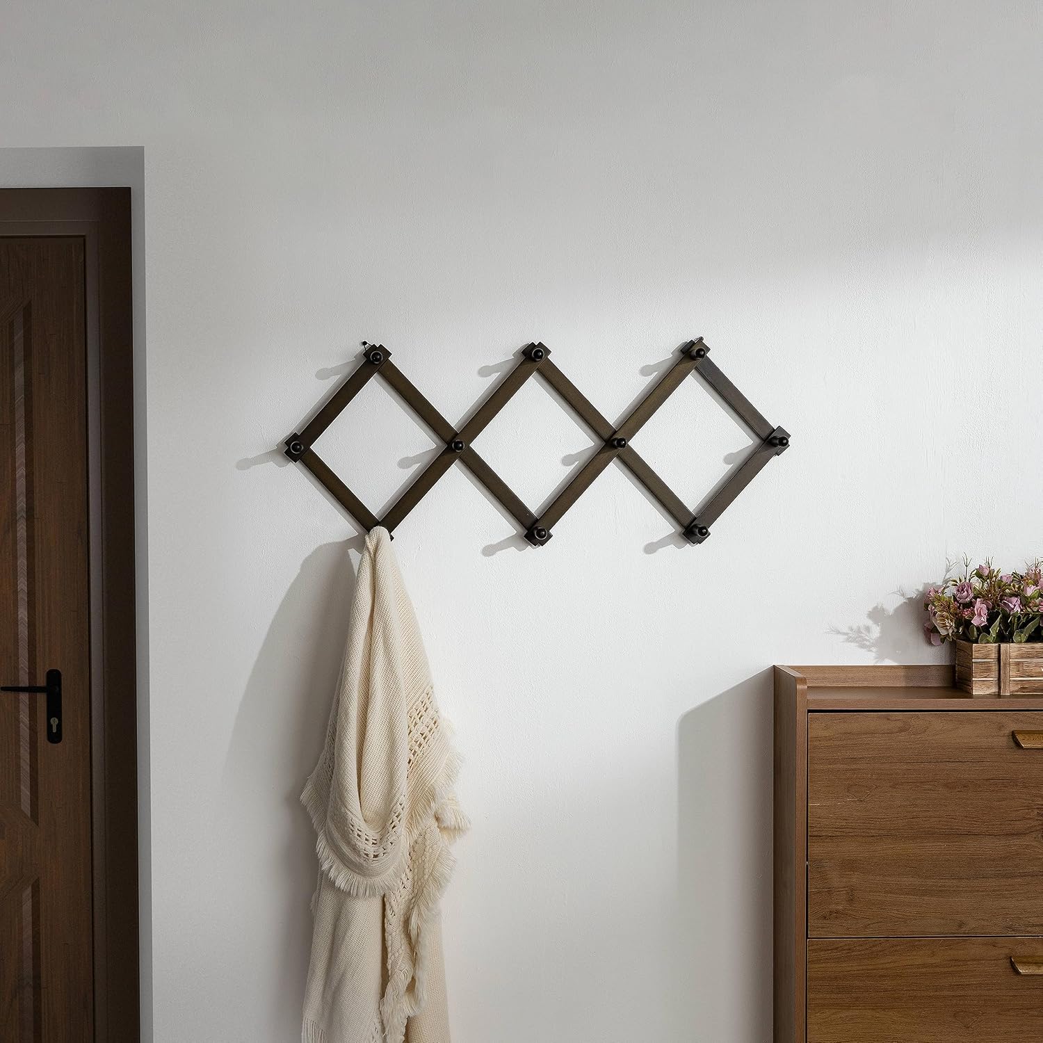 Accordion Wall Hanger: 16" High Wooden Expandable Coat Rack,Hat Rack,Accordion Hook Wall Mount for Baseball