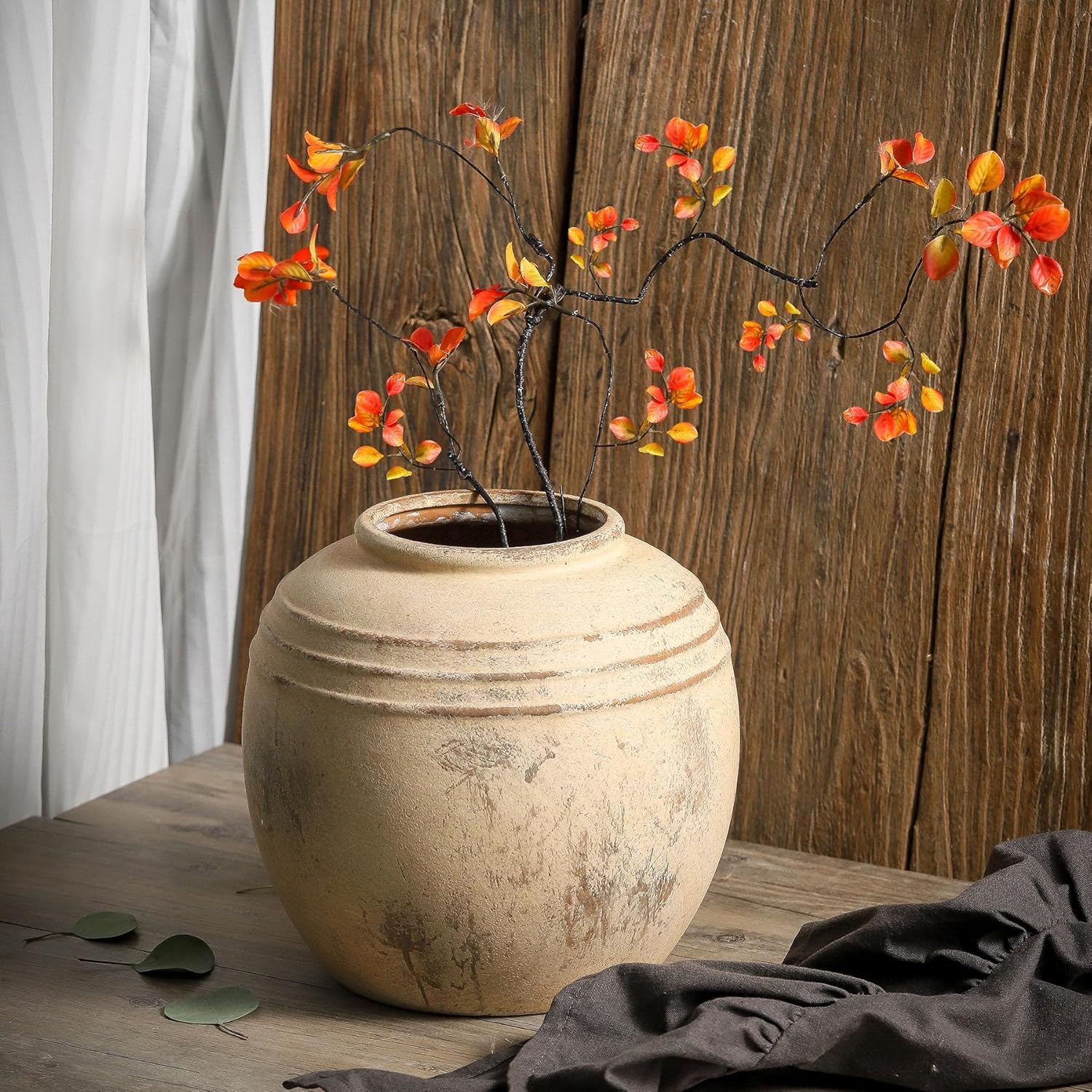 Ceramic Flower Vase / 101-8.6in / 8.66 Inch