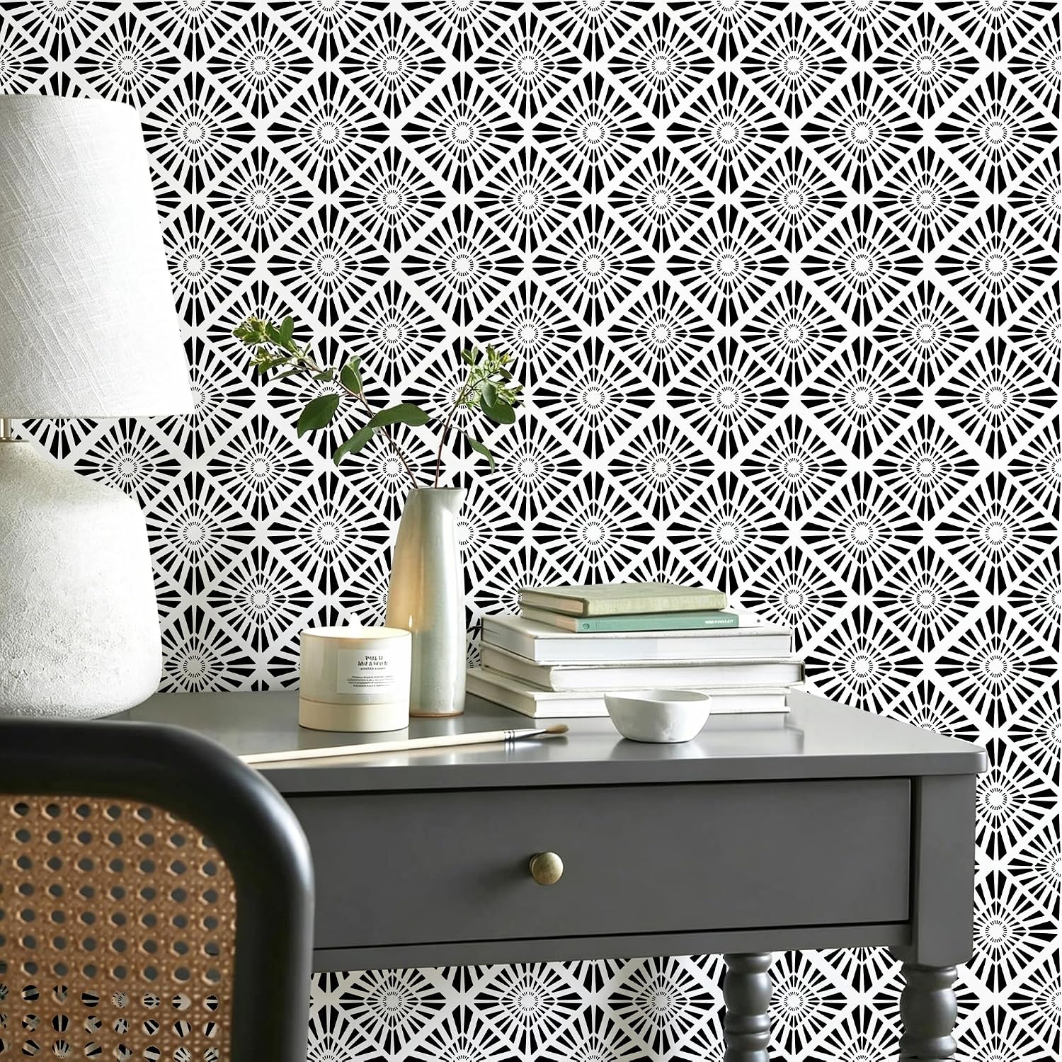 Diamond Wallpaper 2 Sheets Removable Peel and Stick Geometric Pattern / Black / 15.7 x 35.4
