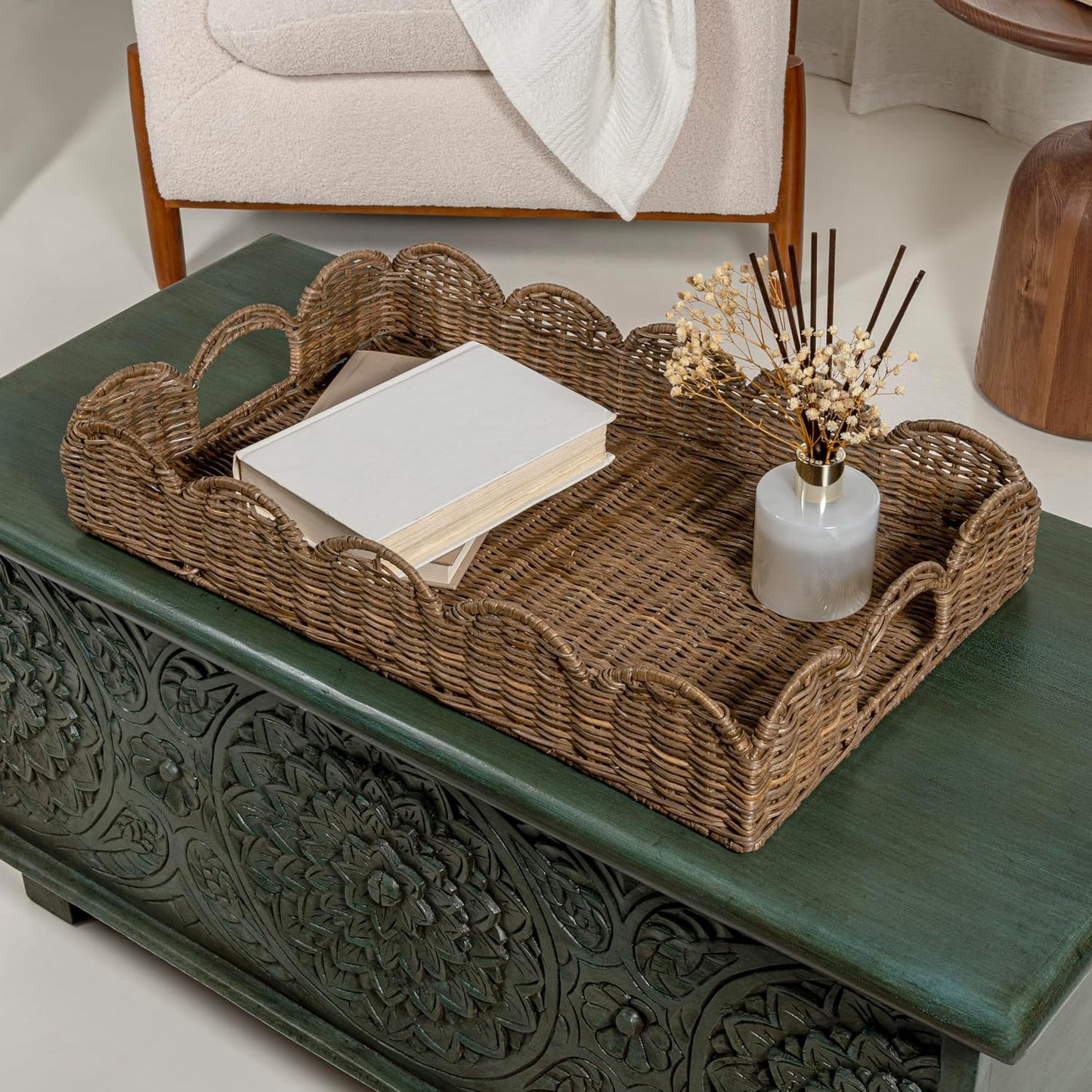 TRY1000A Scalloped 21.5" Southwestern Cottage Hand-Woven Rattan Tray / Natural
