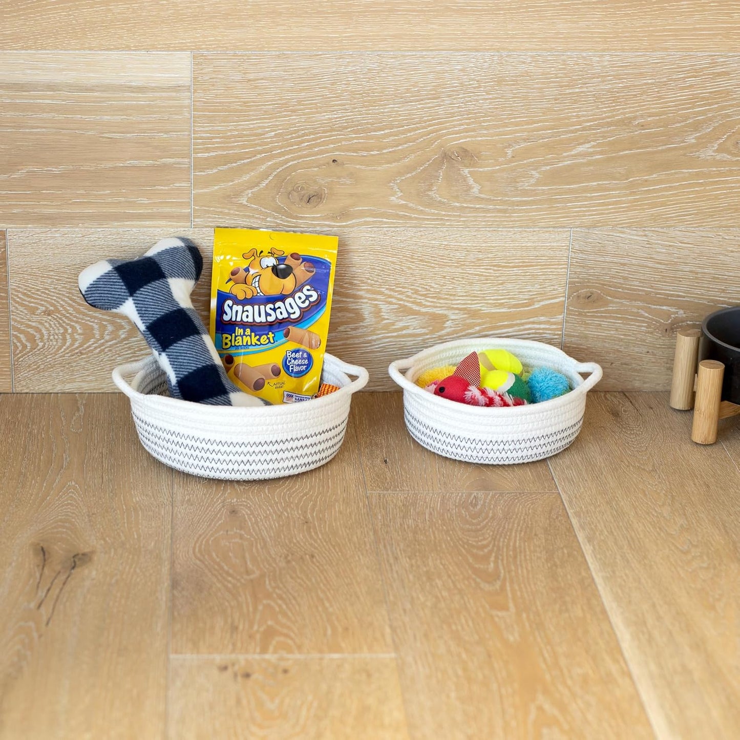 5-Piece Round Woven Cotton Rope Storage Baskets for Organizing / Off White & Black Stitching