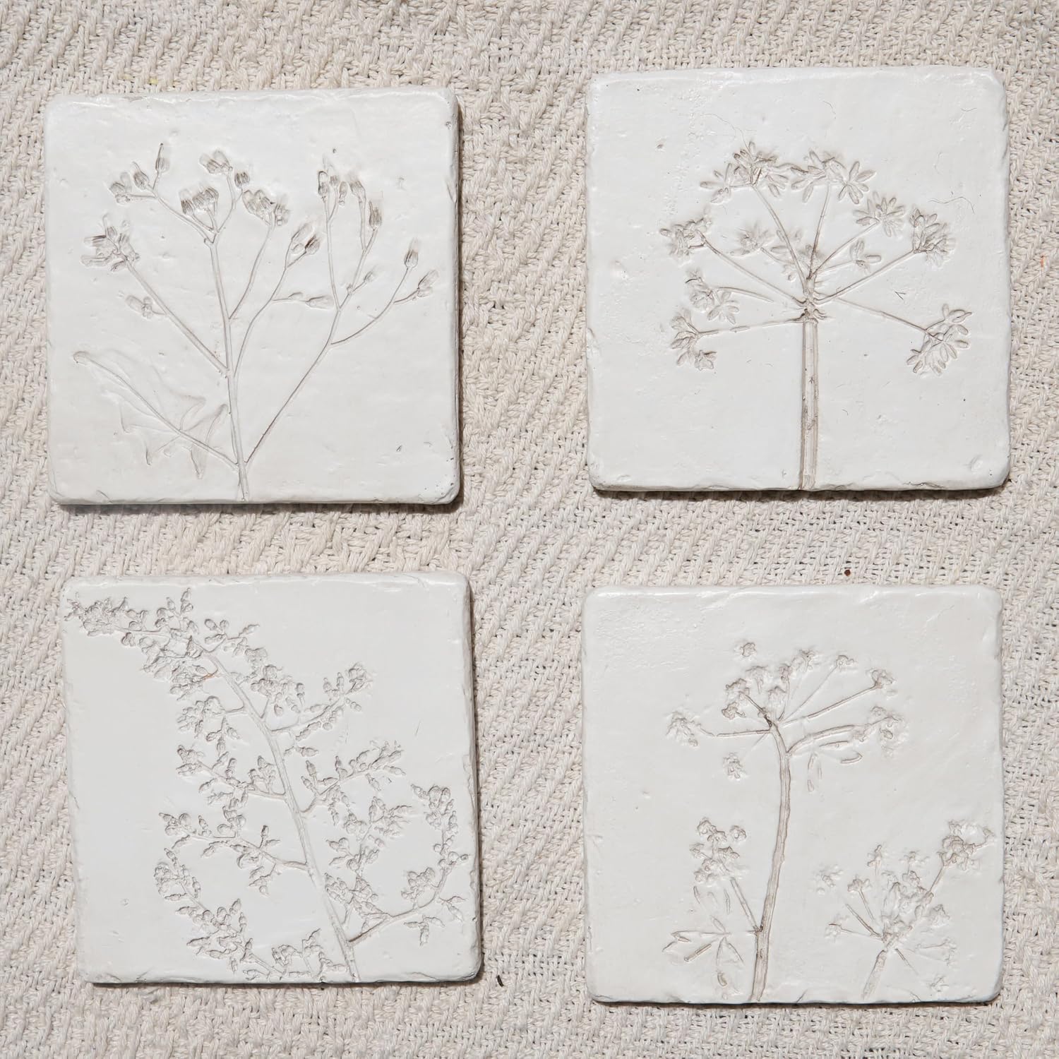 Vintage Engraved Flower Design / White / Set of 4