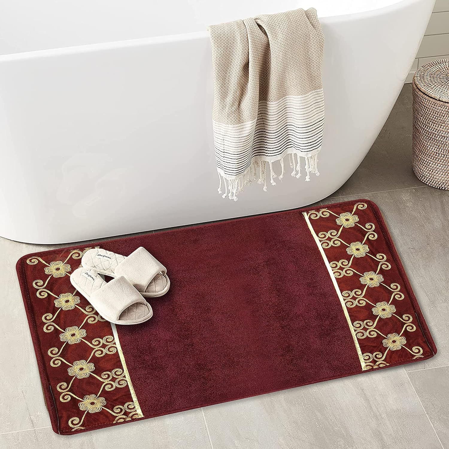 Zahari Home Elegant Rose Classic Bathroom Rug Modern Bath Rug Luxury Contemporary Decor Beautiful Shower Mat Unique