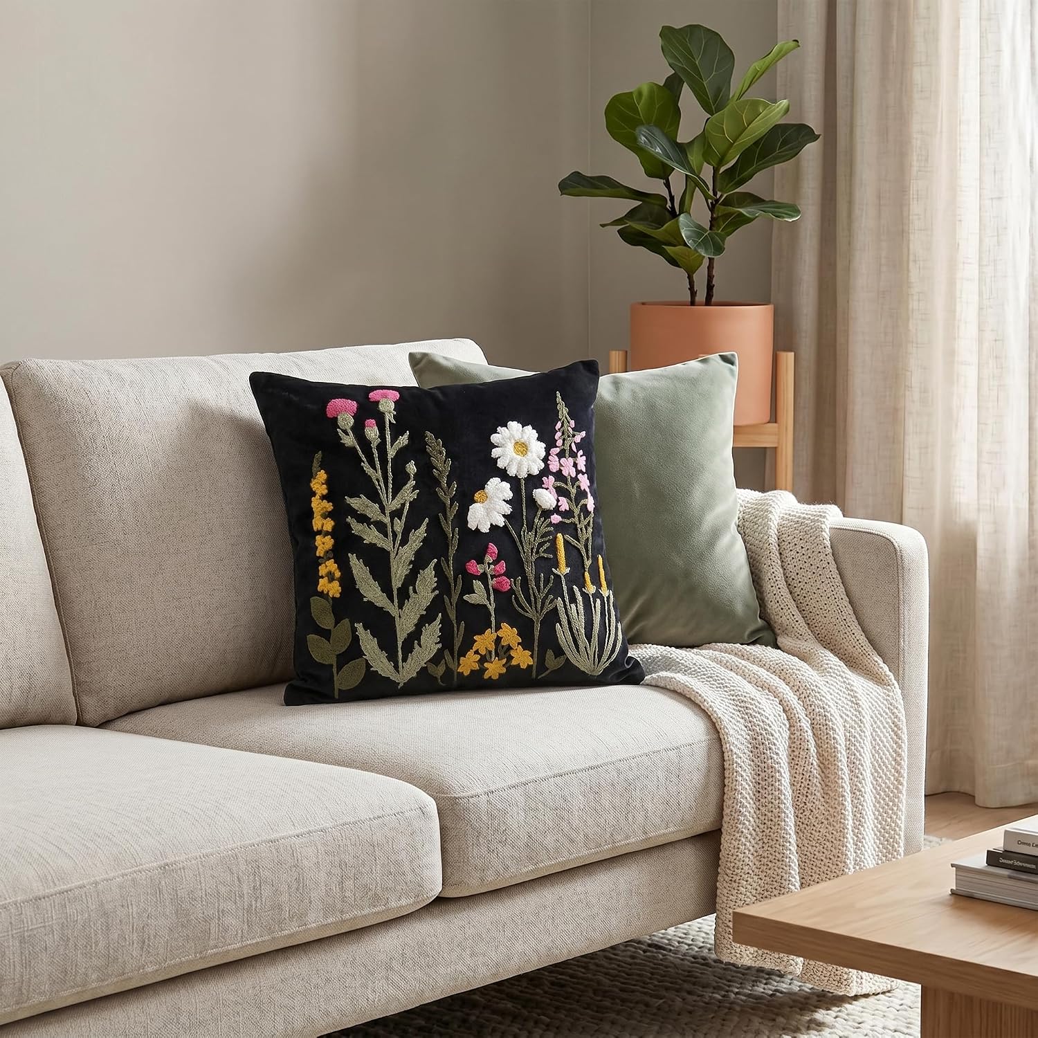 Colorful Flowers Decor / Black / 18 x 18 / Set of 2