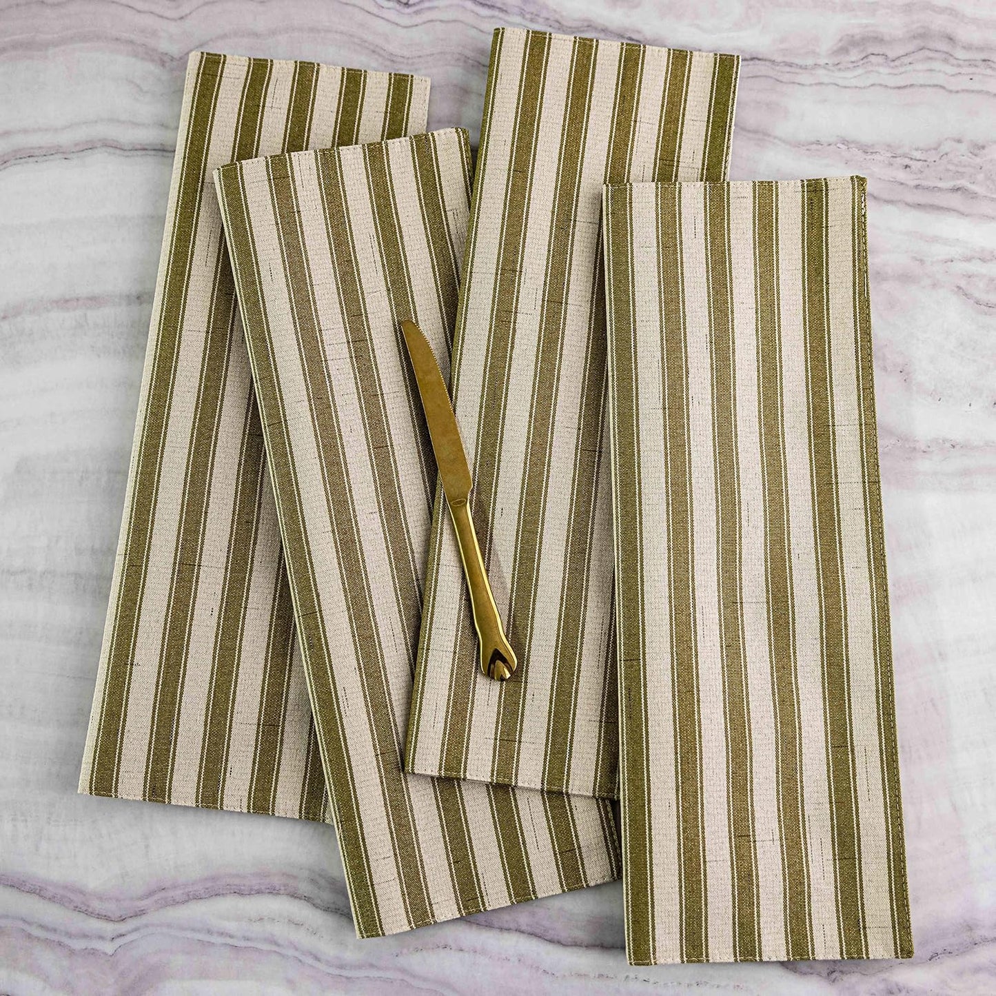 Home Brilliant Placemats Set of 6 Heat Resistant Green Dining Table Place Mats for Kitchen Farmhouse Table, 13 x 19