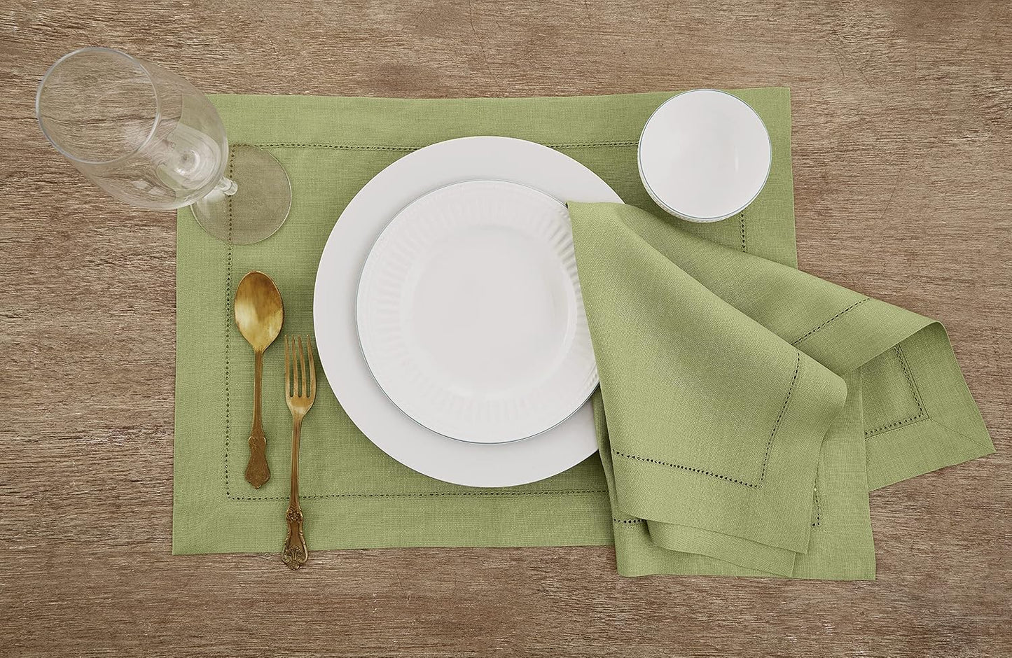Solino Home 100% Pure Linen Dinner Napkins Moss Green, 20 x 20 in, Set of 4 | Classic Hemstitch Cloth Napkins for