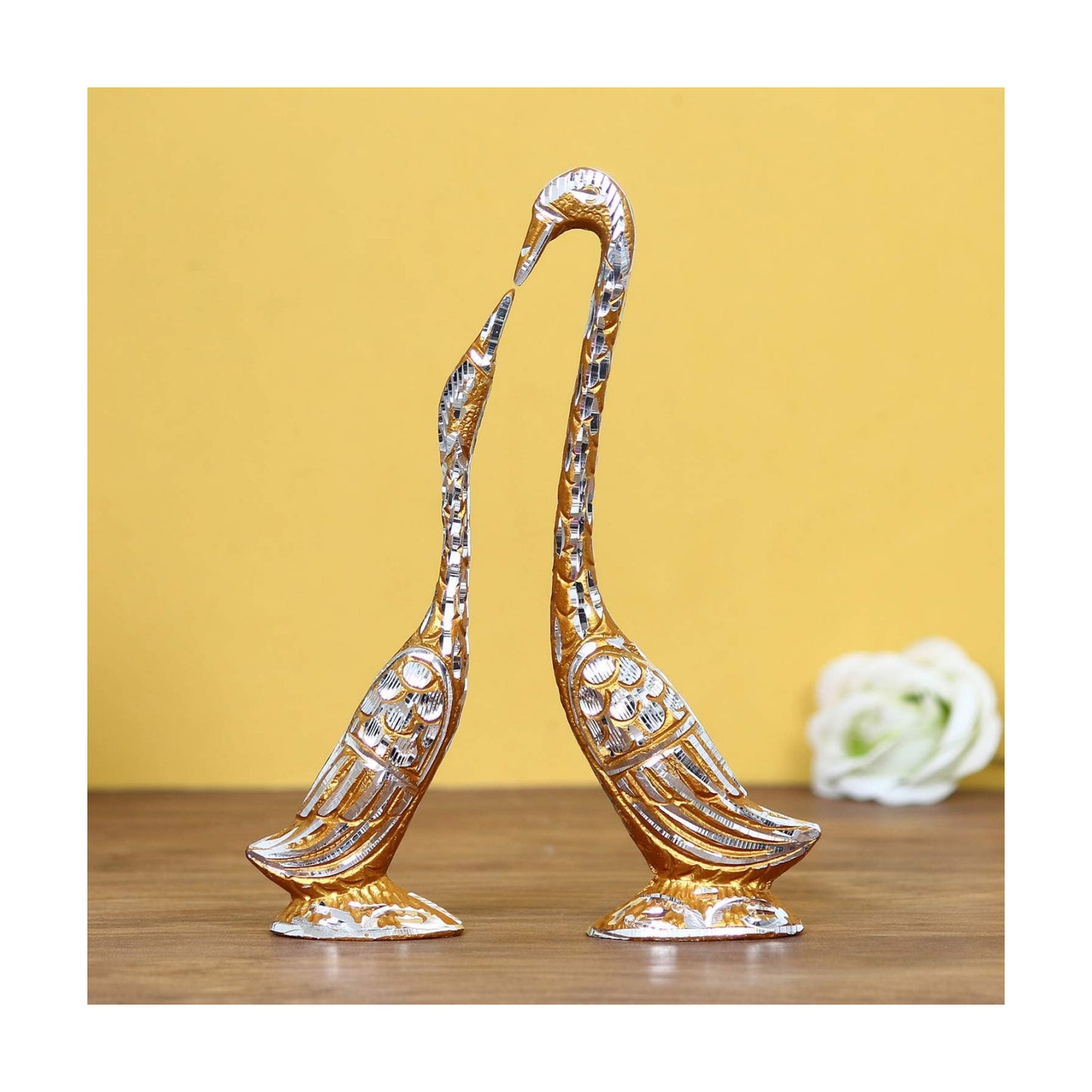 Golden Metal Loving Kissing Swan Couple Statue Love Birds Figurines Showpieces / Silver