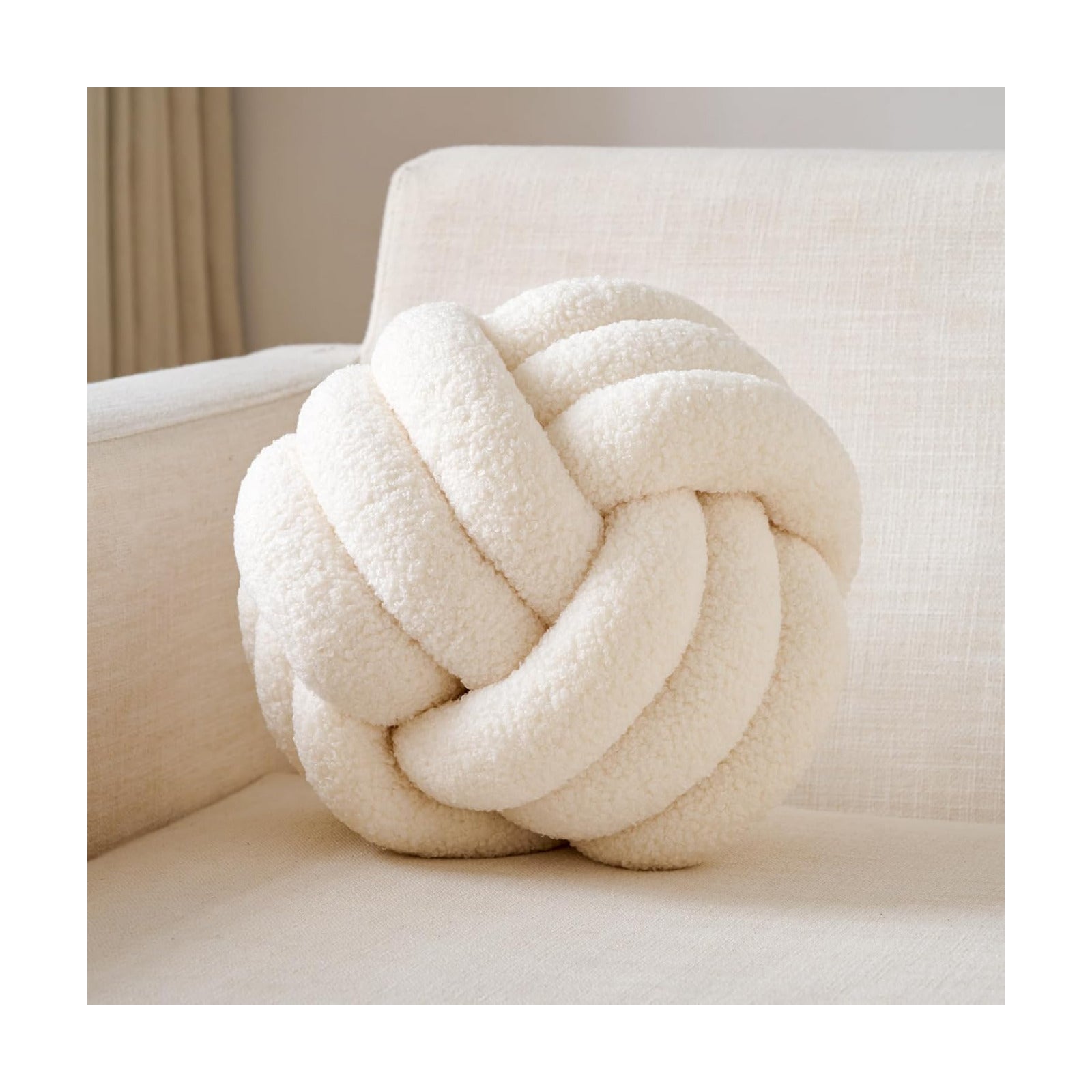 Round Boucle Pillow / Ivory / Small