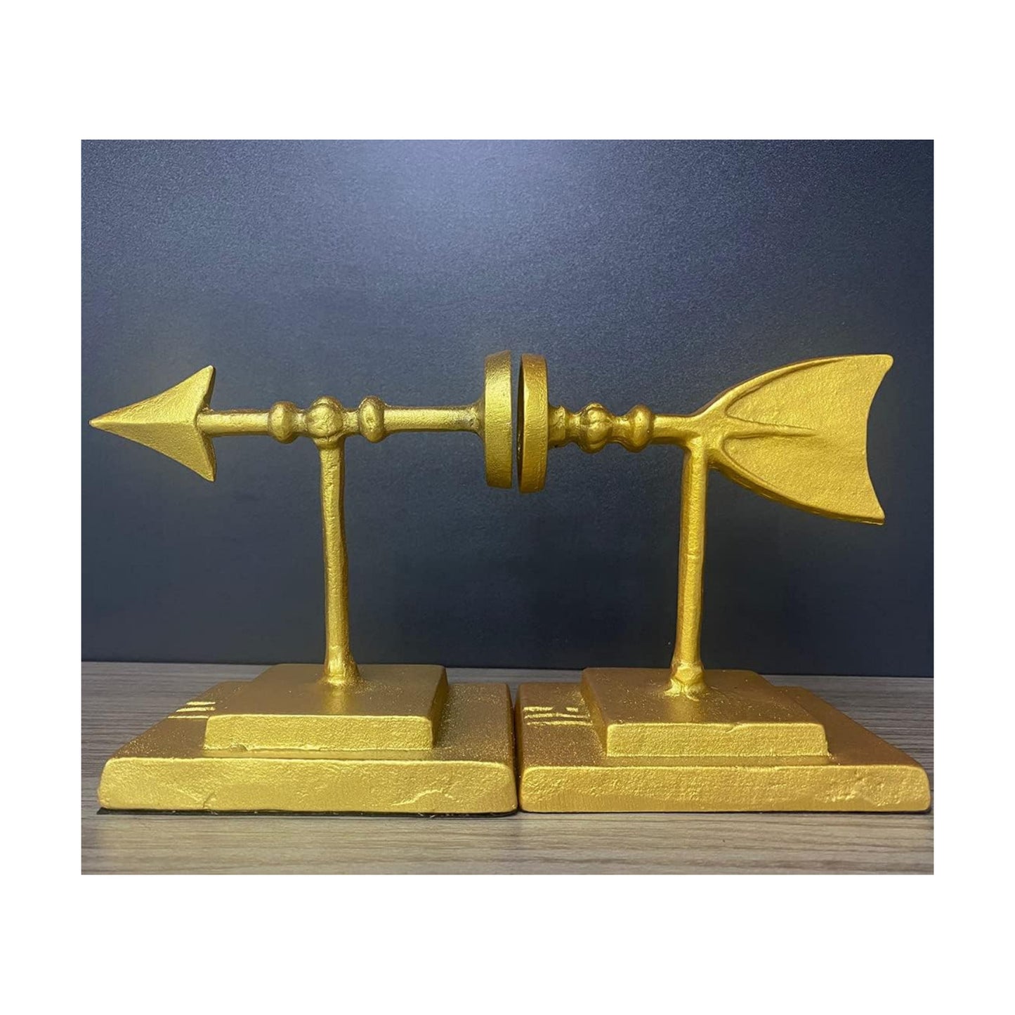 Semid Modern Metal Arrow Bookends / Gold