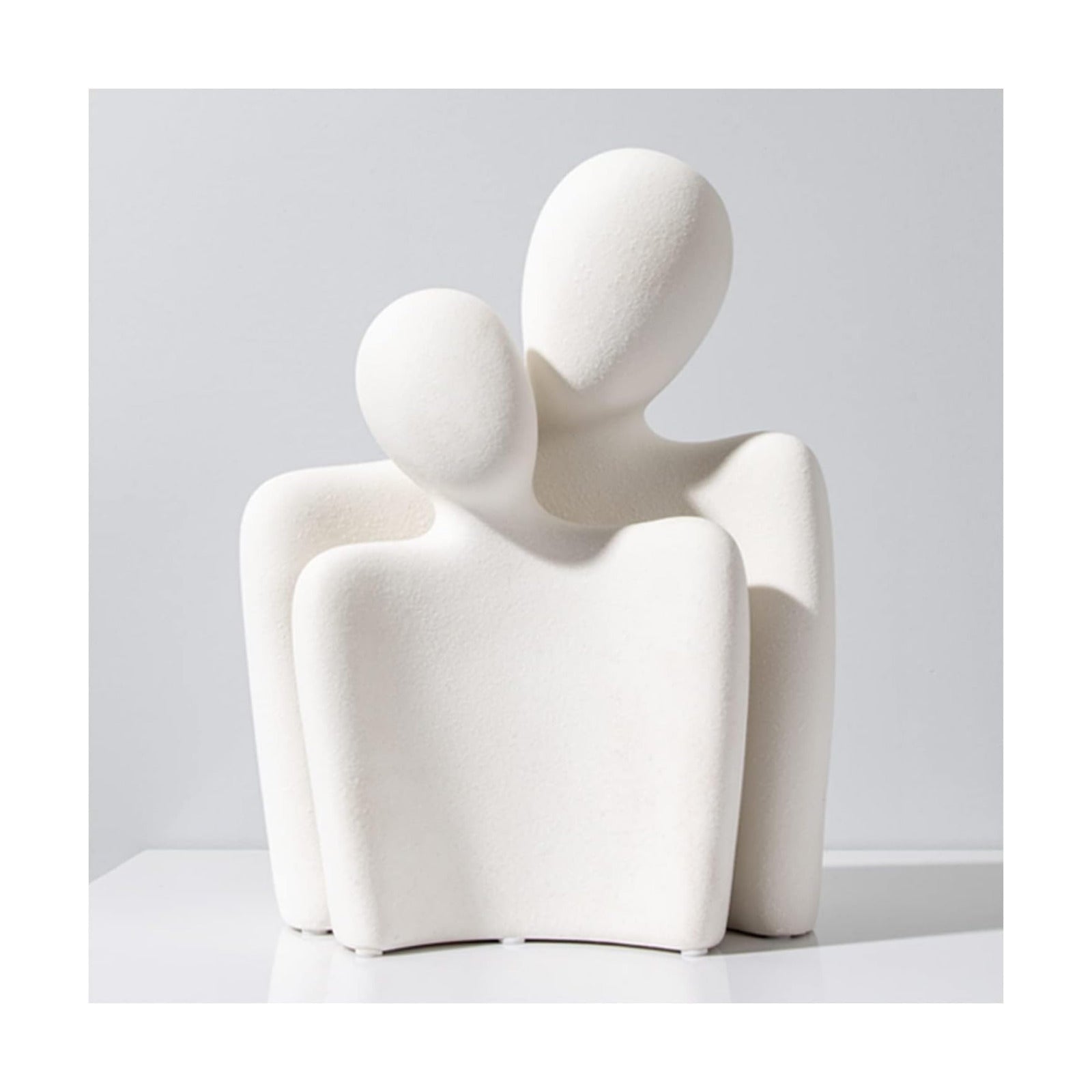 Hugging Couple Statues Ceramic Lover Figurine Characters Book Shelf Coffee Table Decor / White