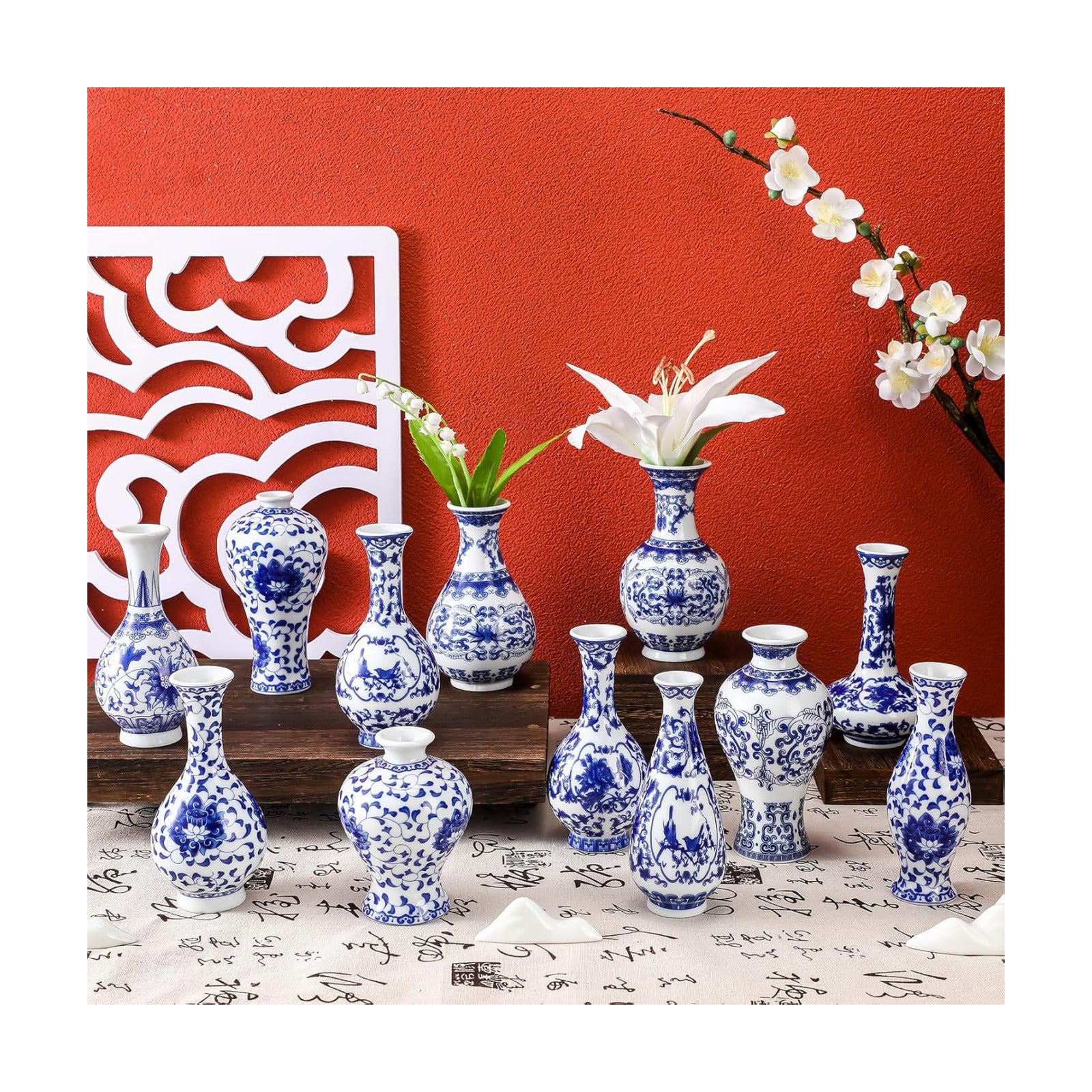 Small and White Vase Mini Porcelain Chinoiserie Bud Vase Vintage / Classic / Blue / Set of 12