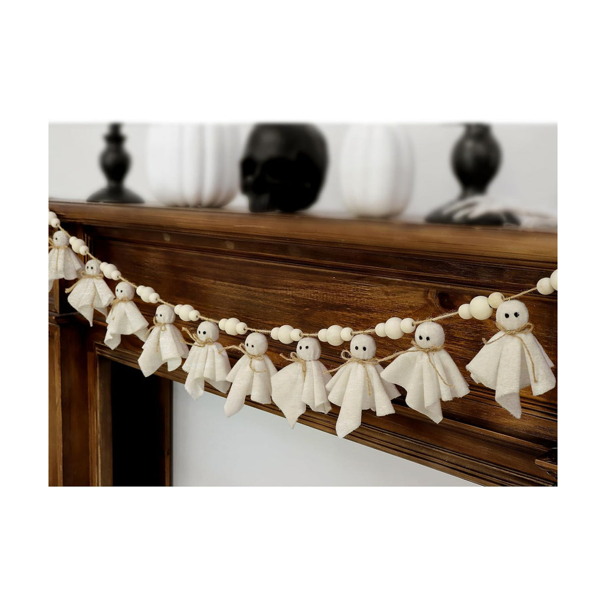 Bunny Chorus Ghost Halloween Garland: 1pc White Ghost Halloween Party Banner with Wood Beads, Cute Ghosts Halloween Garland Halloween Banner Decorations for Home Wall Mantel Doorways Front Decor