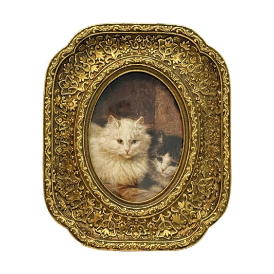 Vintage Small Picture Frame / Gold / 2.5 x 3.5 / Oval