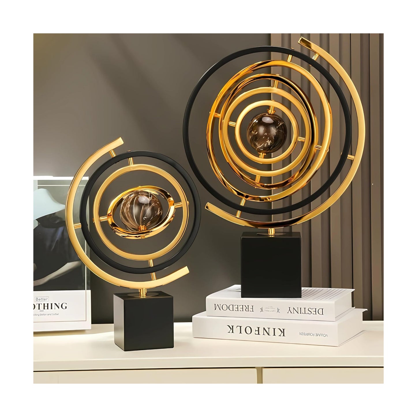 Black & Tabletop Statue / GLOBE / Large / Gold