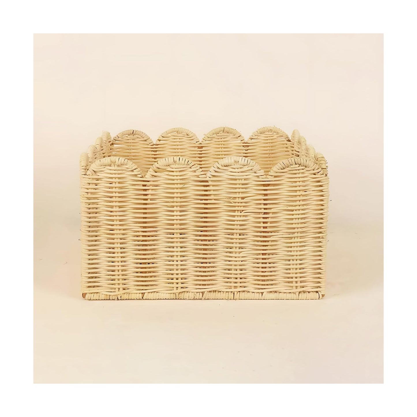 Scalloped Basket / Seagrass Baskets / Rattan / S