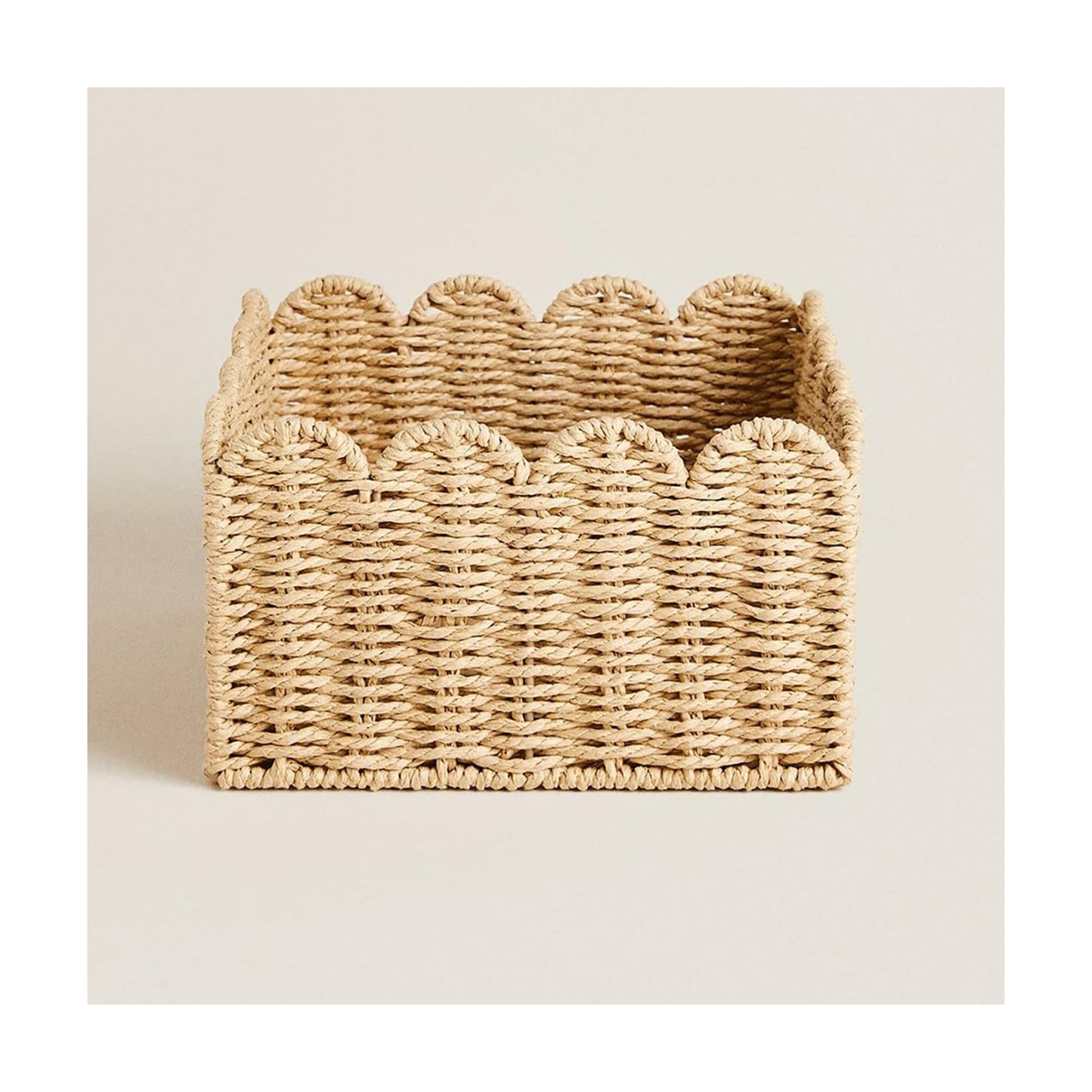 Scalloped Basket / Hand Woven shelf Baskets / Seagrass / S