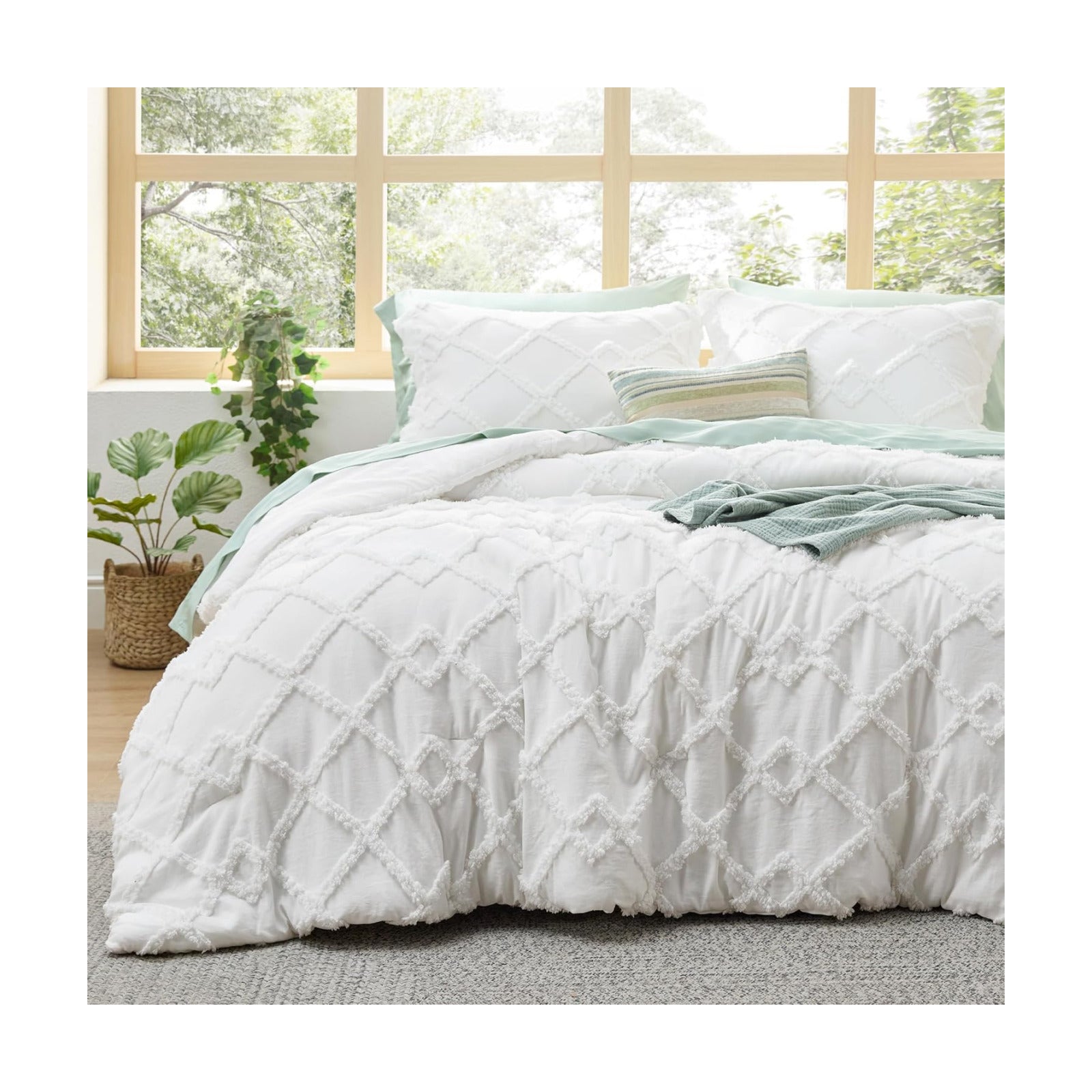 Bedsure Boho Comforter Set King - White Tufted King Size Comforter, 3 Pieces Farmhouse-Style Embroidery Bed Set, Soft