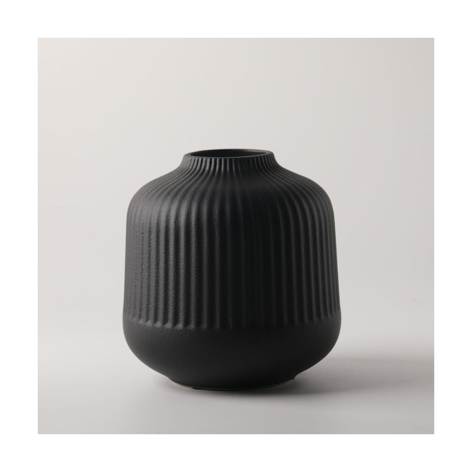 Ceramic Vase for Flowers / Black / Small / 6 Inch
