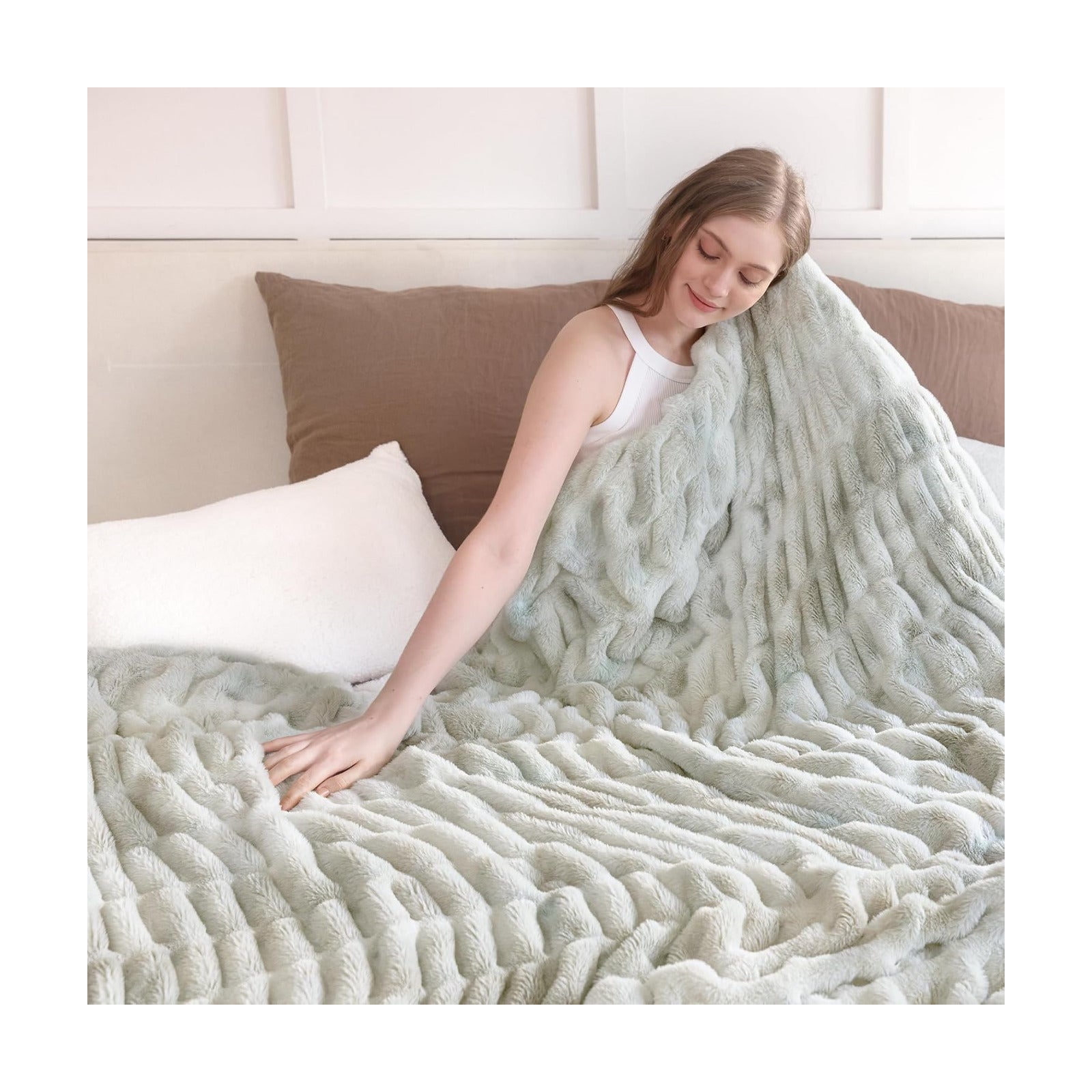 Ultra Soft Cozy Faux Fur Throw Blanket, Fuzzy Plush Thick Bubble Blanket, Luxury Fluffy Blanket for Couch, Sofa